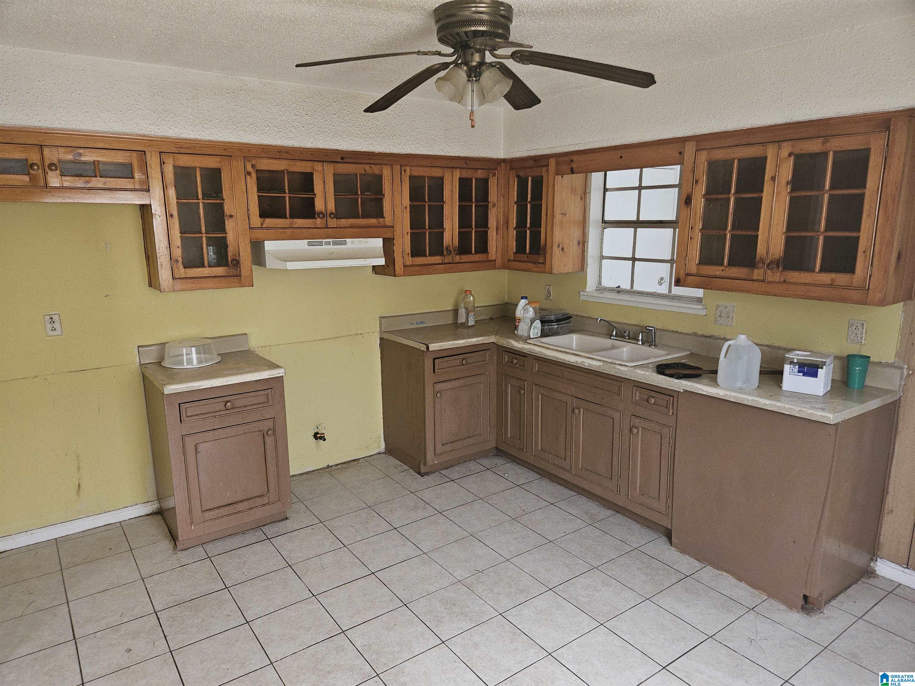 Photo 3 of Sale Pending at 3012 Border St, Birmingham, AL 35208 | MLS# 21457589 | Listing updated on 2026-09-16