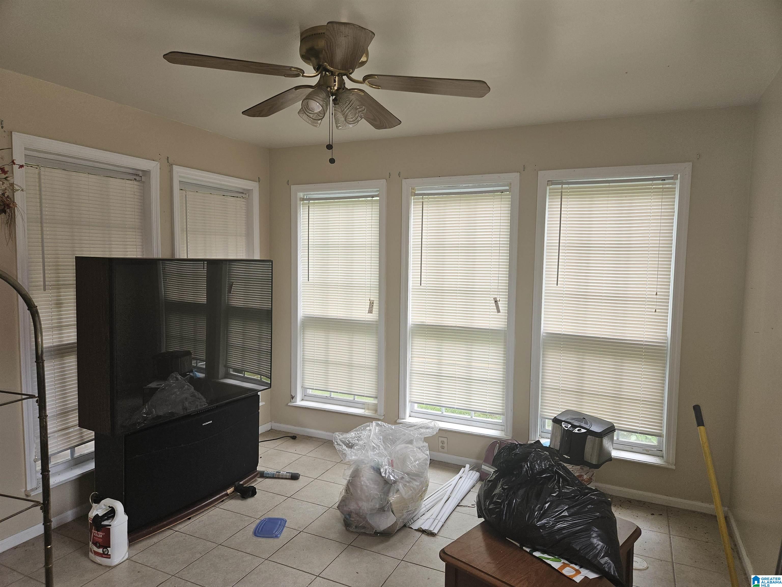 Photo 3 of Sale Pending at 3012 Border St, Birmingham, AL 35208 | MLS# 21457589 | Listing updated on 2026-09-16