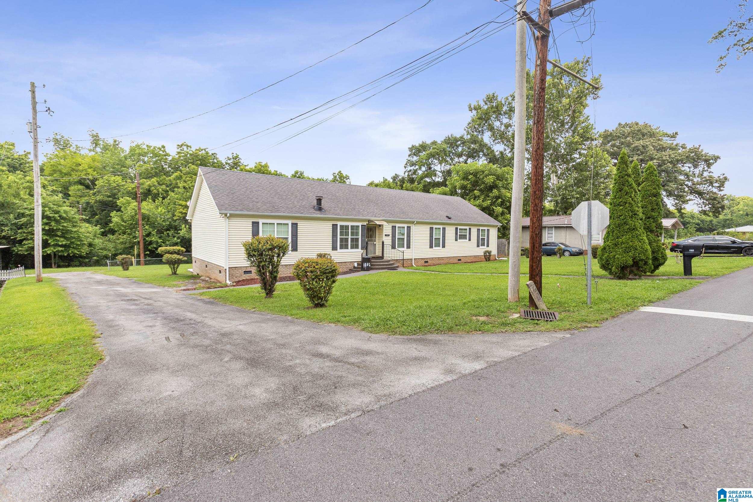 Photo 3 of Single family home for sale at 1102 Westlake Blvd, Bessemer, AL 35020 | MLS# 21457623 | Listing updated on 2026-07-02