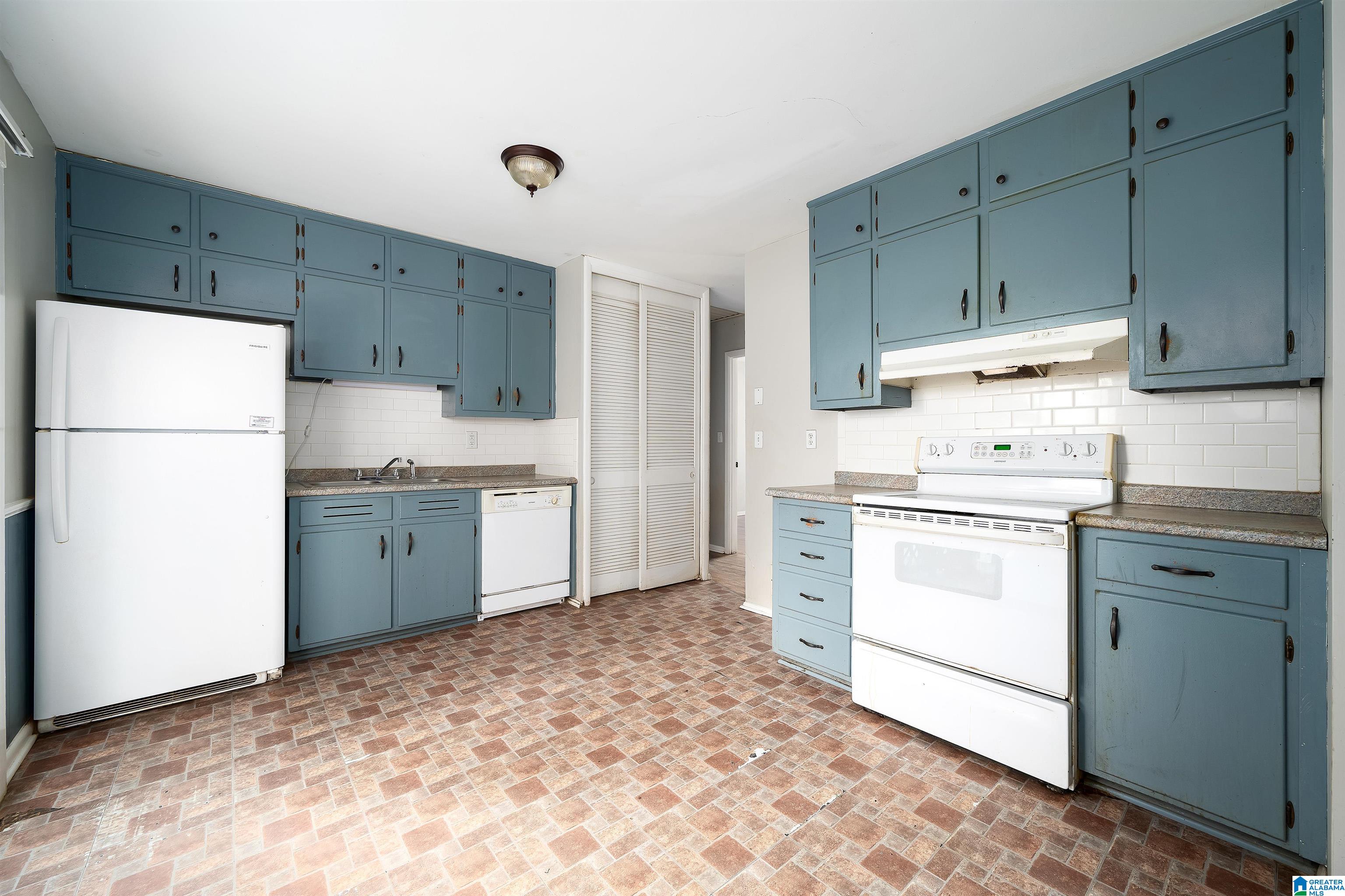 Photo 2 of Single family home for sale at 228 Cheyenne Blvd, Birmingham, AL 35215 | MLS# 21457637 | Listing updated on 2026-09-10