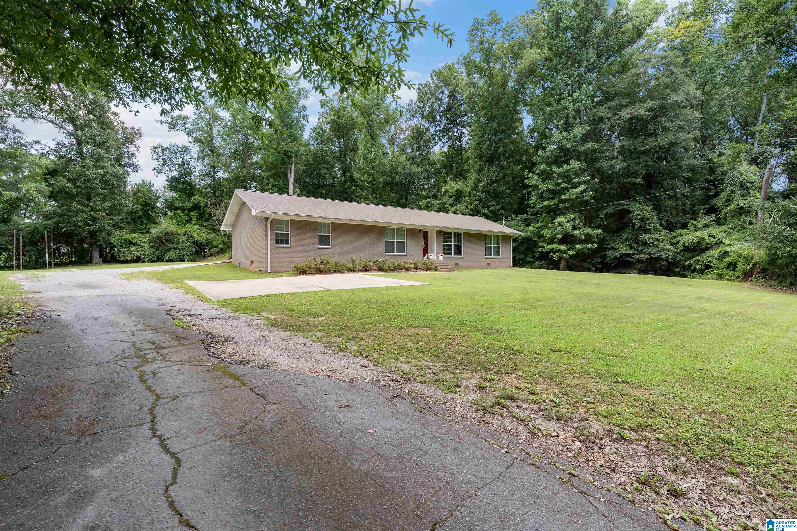 Photo 3 of Sale Pending at 139 1st Street N, Centreville, AL 35042 | MLS# 21457676 | Listing updated on 2026-07-14