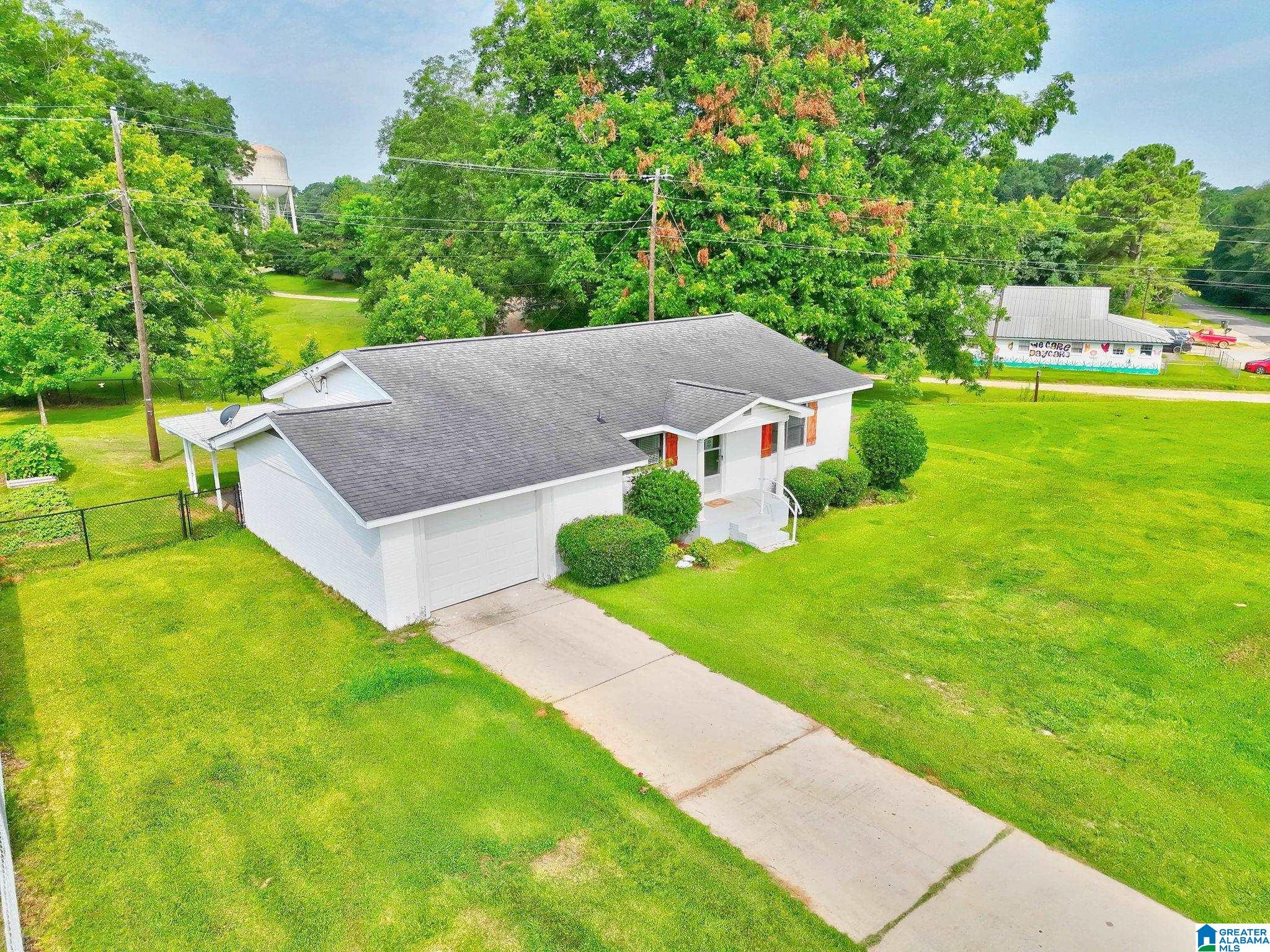 3rd image of 403 Littlejohn Road, Clanton, AL 35045 | MLS# 21457739
