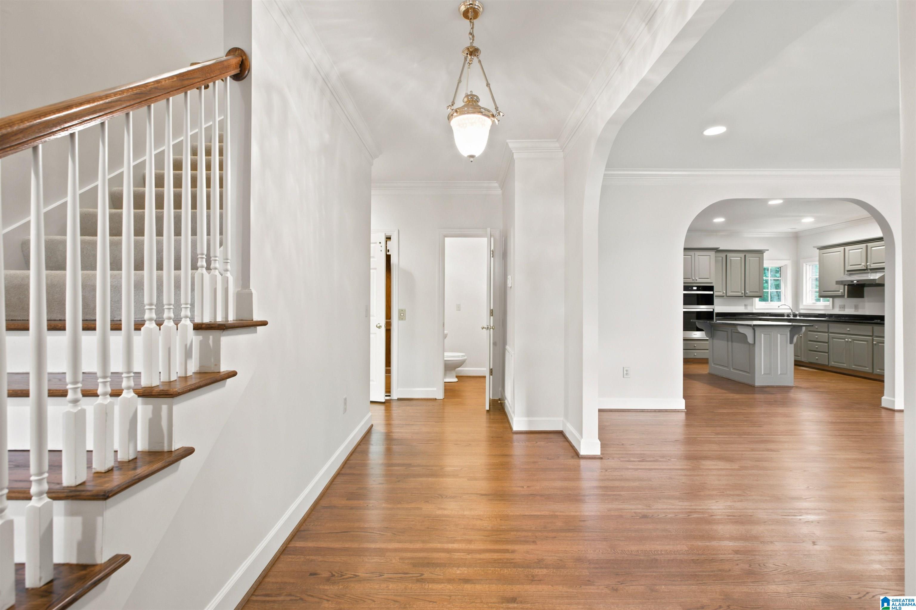 Photo 3 of Single family home for sale at 911 Velmont Ln, Birmingham, AL 35226 | MLS# 21457750 | Listing updated on 2026-08-30