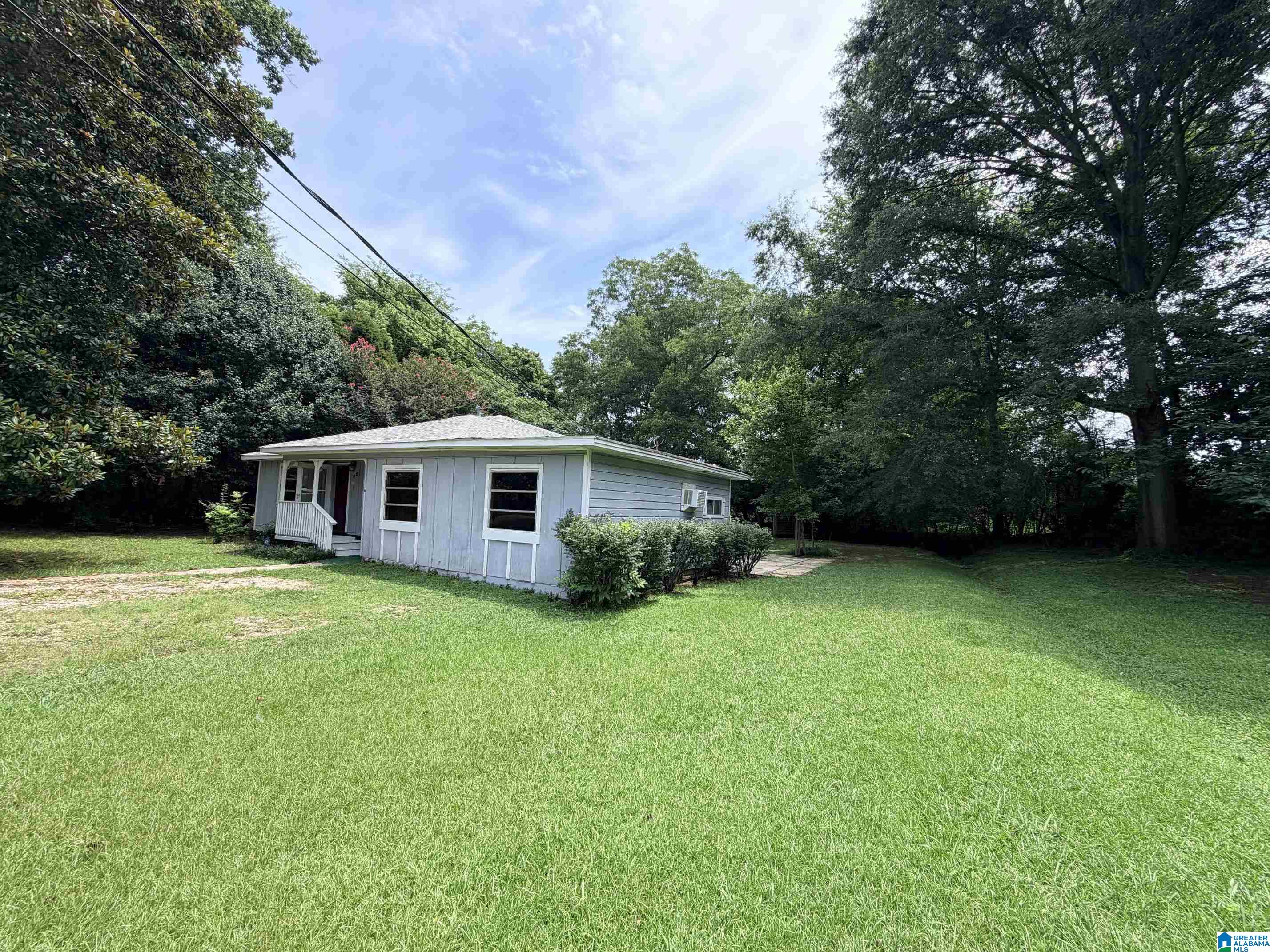 Photo 3 of Single family home for sale at 827 Delta St, Bessemer, AL 35020 | MLS# 21457754 | Listing updated on 2026-07-09