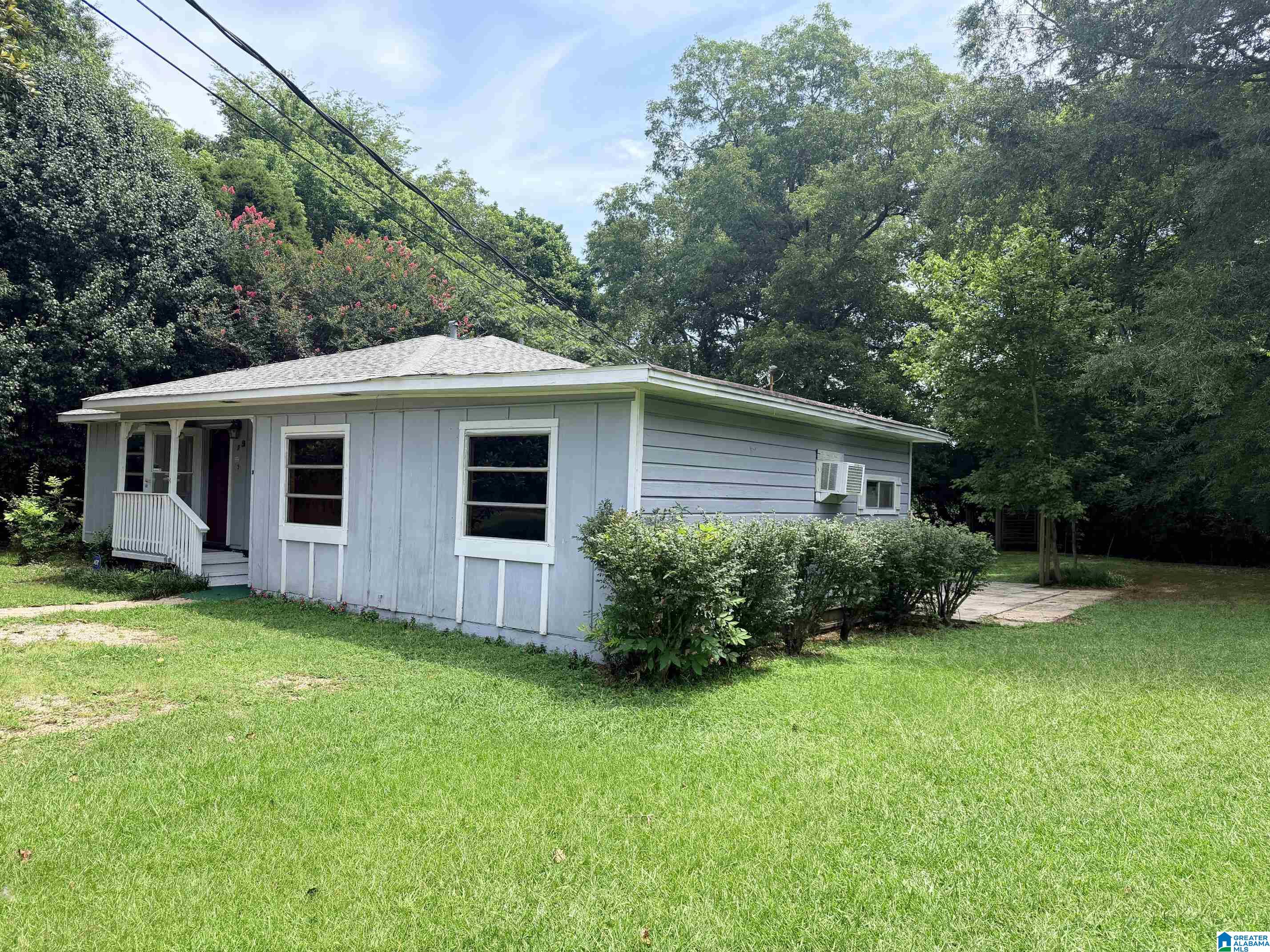 Photo 3 of Single family home for sale at 827 Delta St, Bessemer, AL 35020 | MLS# 21457754 | Listing updated on 2026-07-09