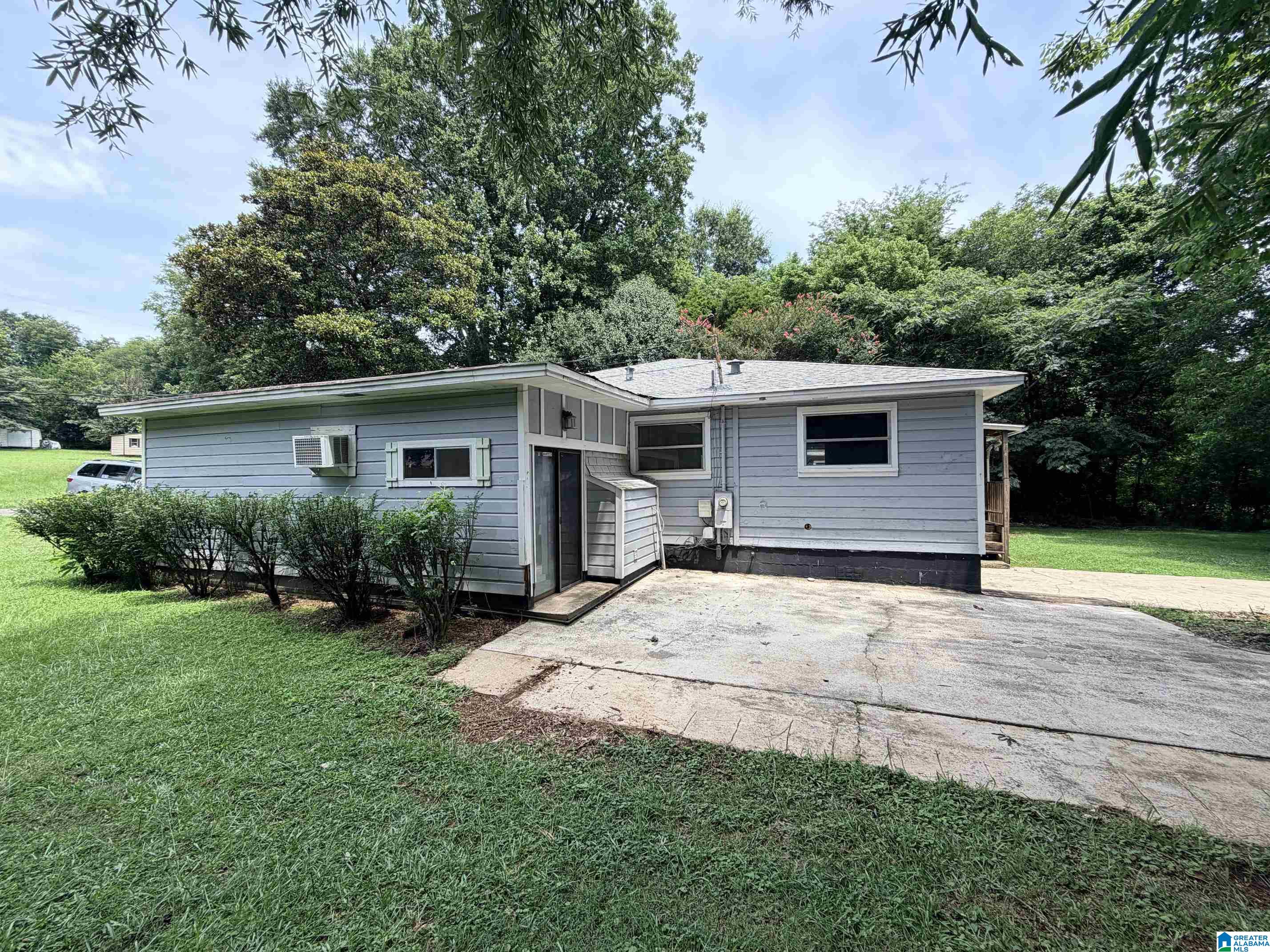 Photo 4 of Single family home for sale at 827 Delta St, Bessemer, AL 35020 | MLS# 21457754 | Listing updated on 2026-07-09