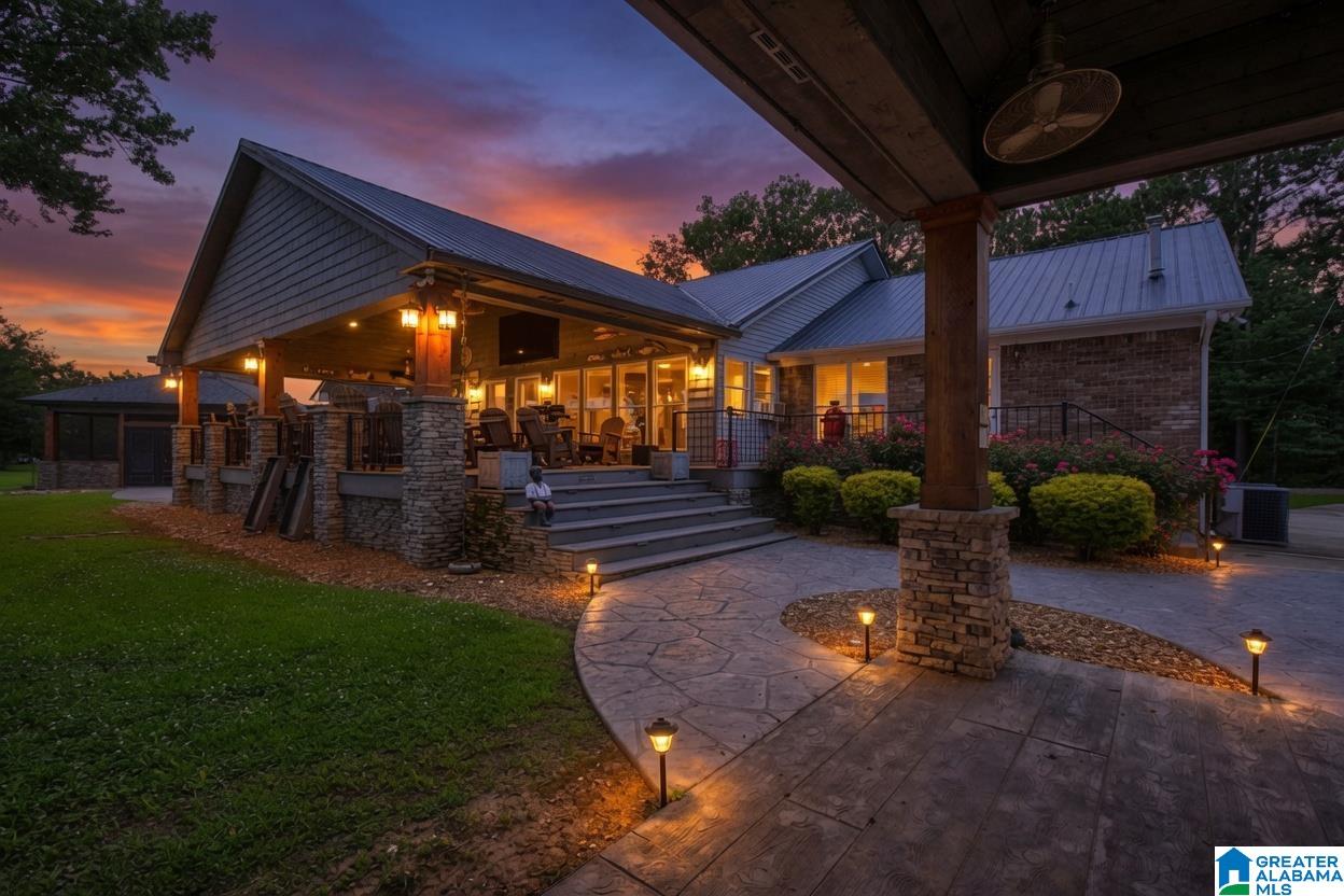 3rd image of 518 Coves Point Dr, Riverside, AL 35135 | MLS# 21457816