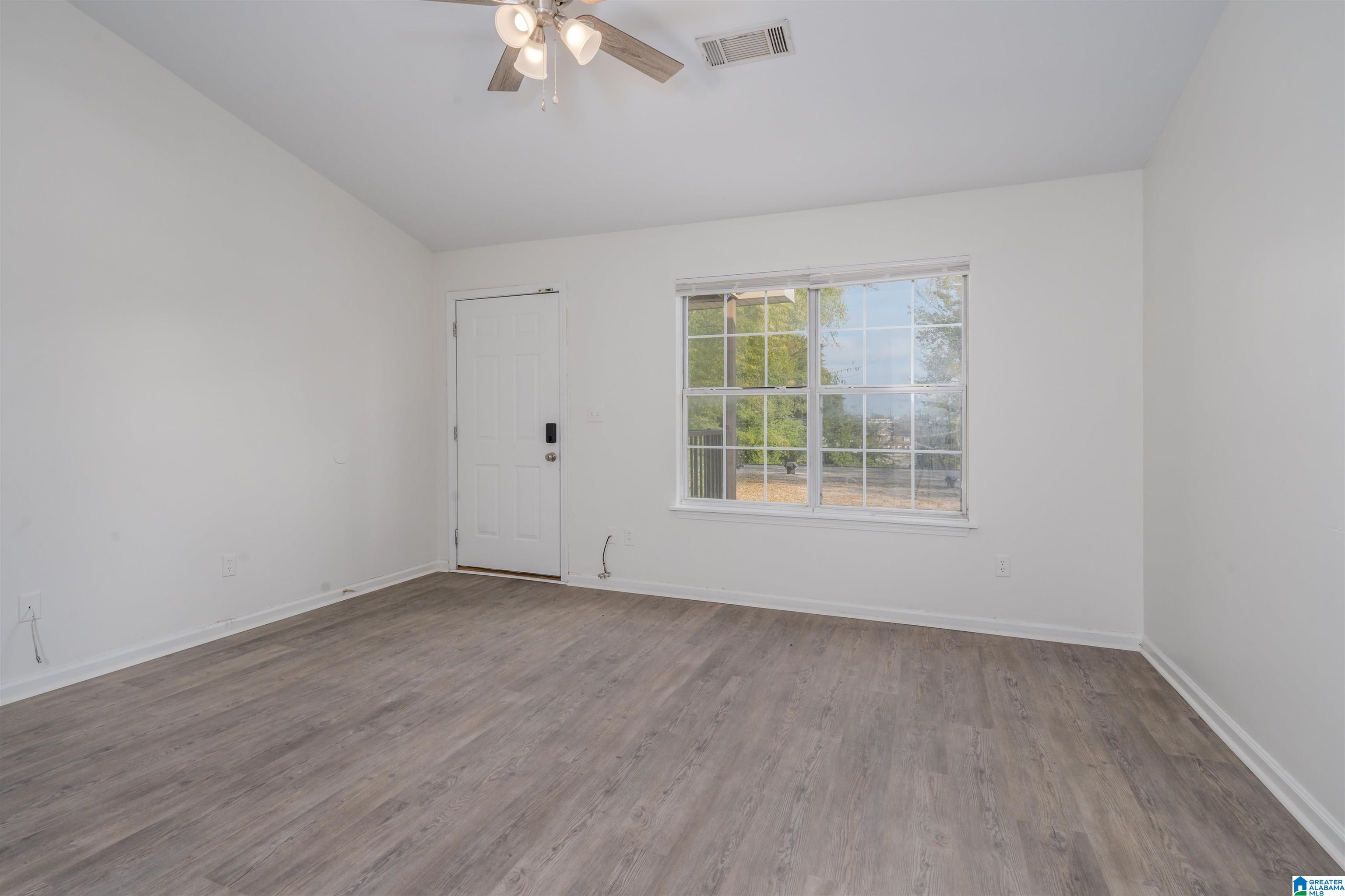 Photo 3 of Condo for sale at 1721 Hackberry Ln #3, Tuscaloosa, AL 35401 | MLS# 21457907 | Listing updated on 2026-08-03