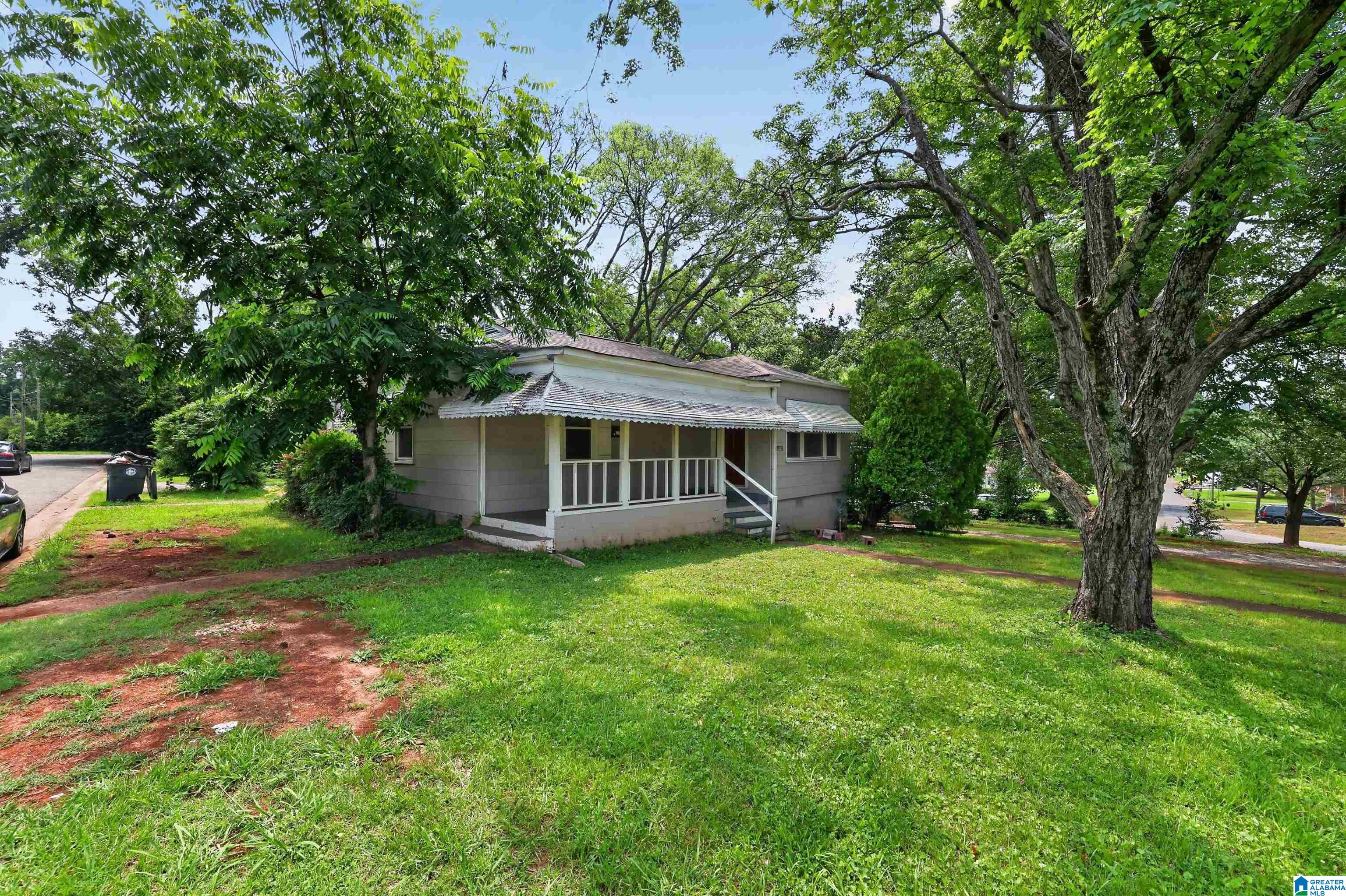 Homes for sale in Birmingham, AL | 1325 17Th Way Sw, Birmingham, AL 35211 | MLS# 21457908