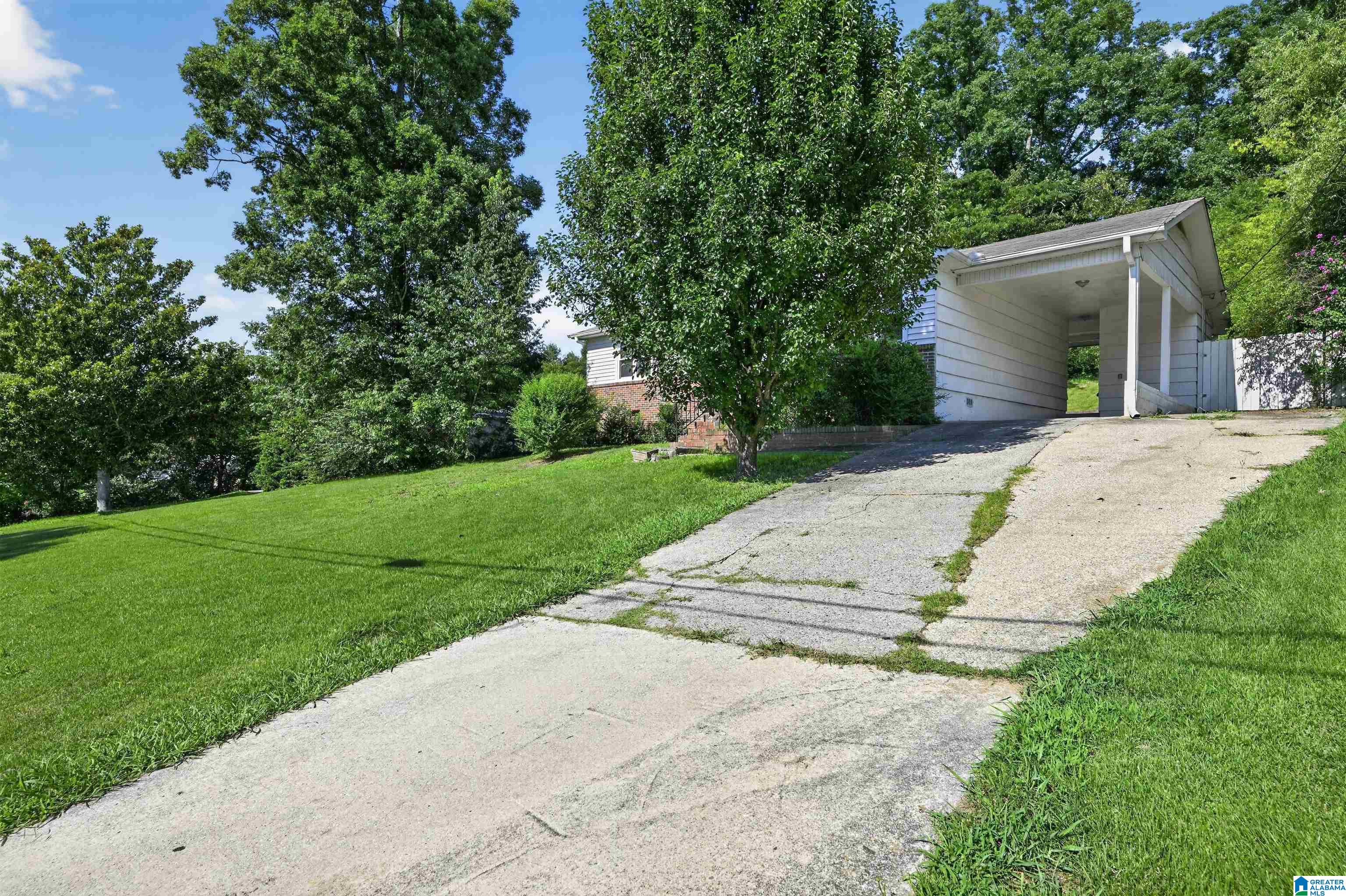 Photo 4 of Sale Pending at 2221 3rd Street NW, Center Point, AL 35215 | MLS# 21457909 | Listing updated on 2026-08-24