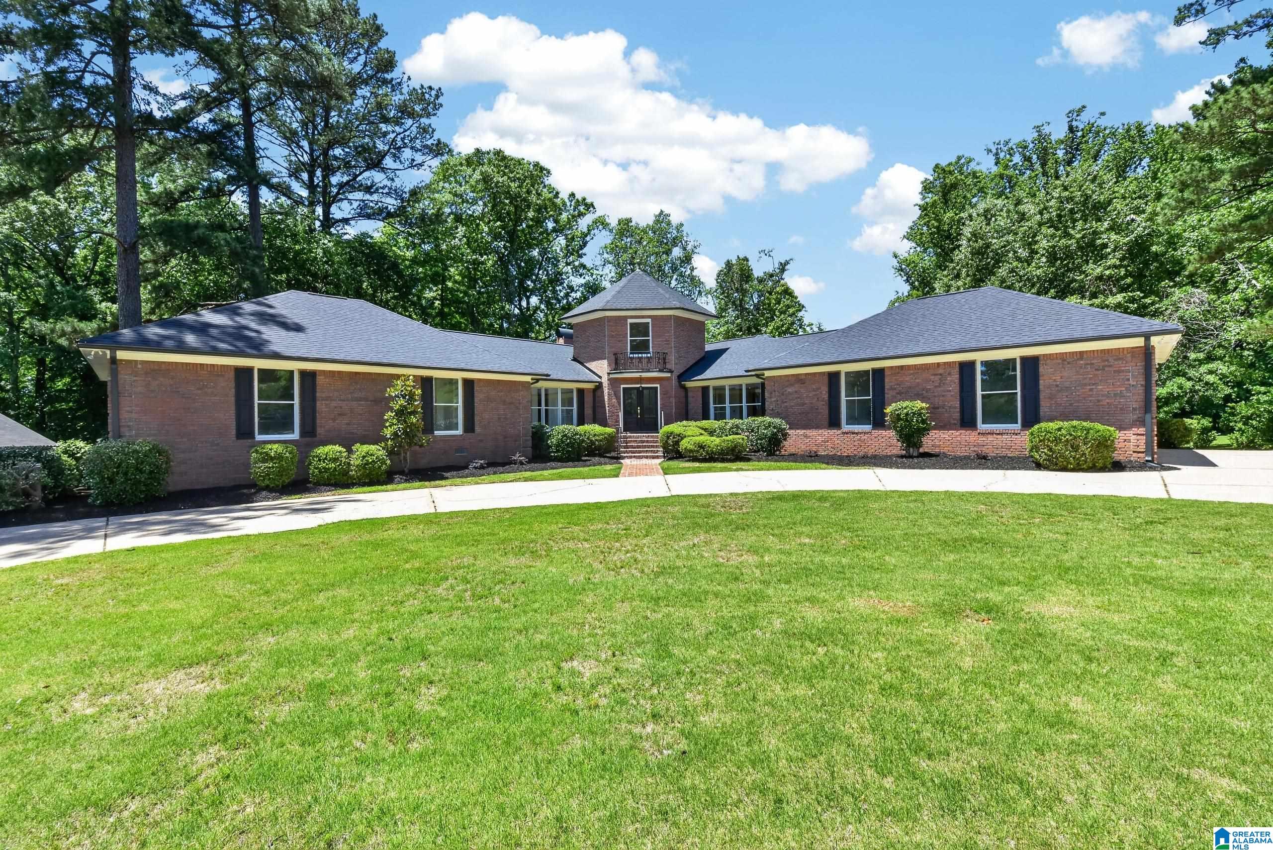 Photo 2 of Single family home for sale at 528 Northshore Dr, Tuscaloosa, AL 35406 | MLS# 21457915 | Listing updated on 2026-09-17