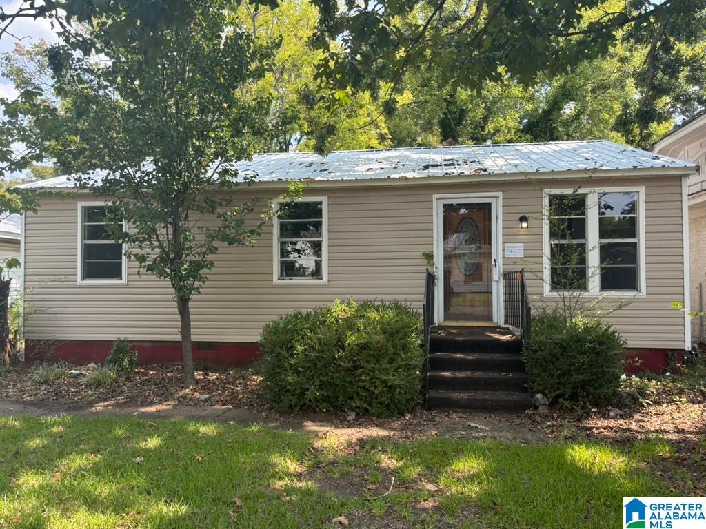 Photo 1 of Single family home for sale at 2513 Ave I, Birmingham, AL 35218 | MLS# 21457942 | Listing updated on 2026-09-18