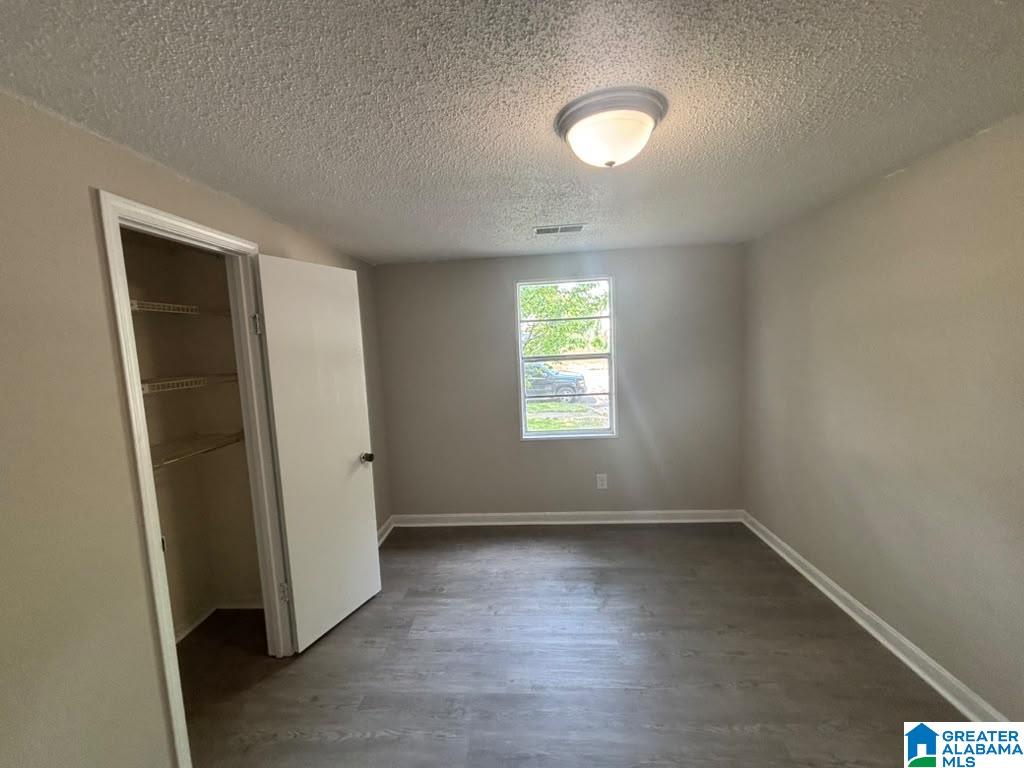 Photo 4 of Single family home for sale at 2513 Ave I, Birmingham, AL 35218 | MLS# 21457942 | Listing updated on 2026-09-18