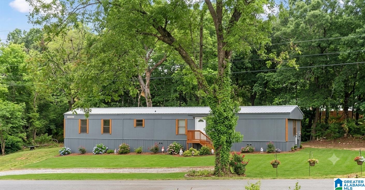 Photo 2 of Single family home for sale at 230 Old Gadsden Hwy, Anniston, AL 36201 | MLS# 21457947 | Listing updated on 2026-07-04