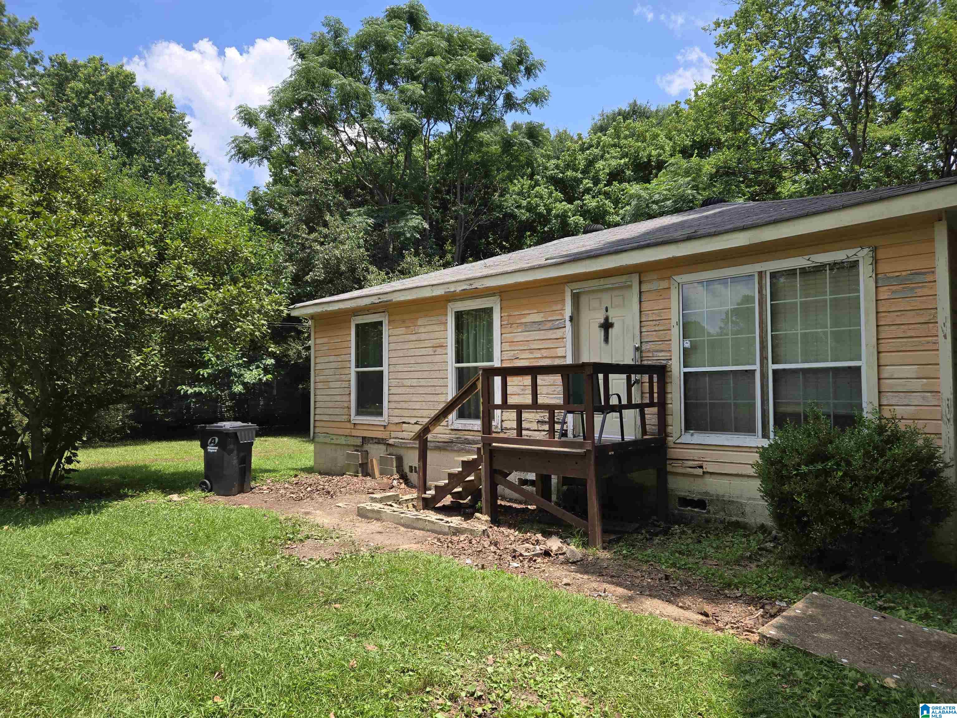 Photo 2 of Sale Pending at 905 Belview St, Bessemer, AL 35020 | MLS# 21457952 | Listing updated on 2026-08-28