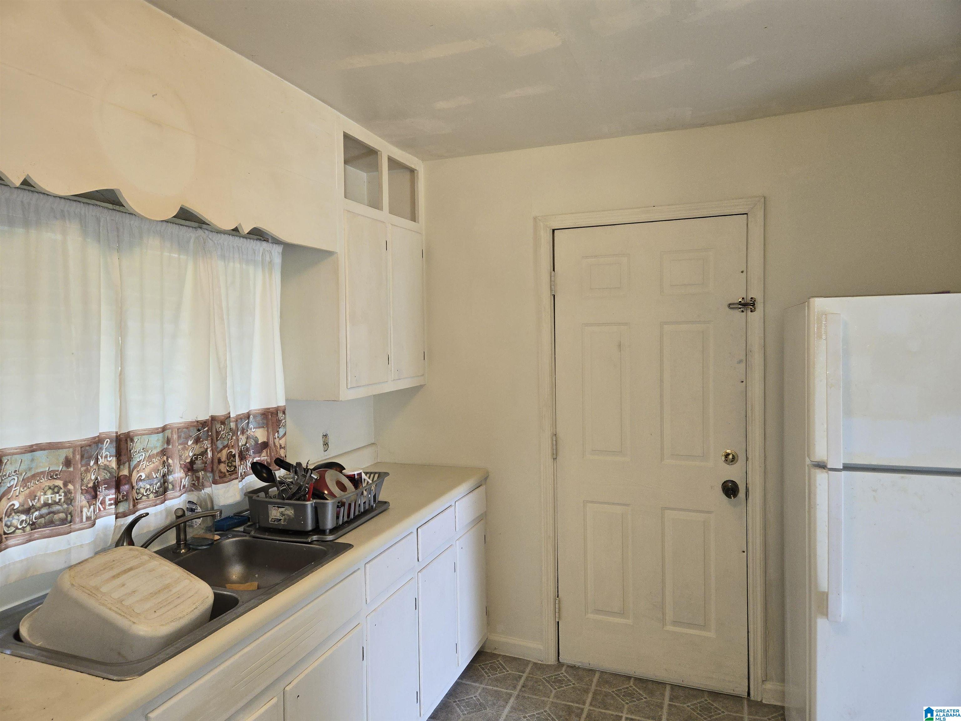 Photo 4 of Sale Pending at 905 Belview St, Bessemer, AL 35020 | MLS# 21457952 | Listing updated on 2026-08-28