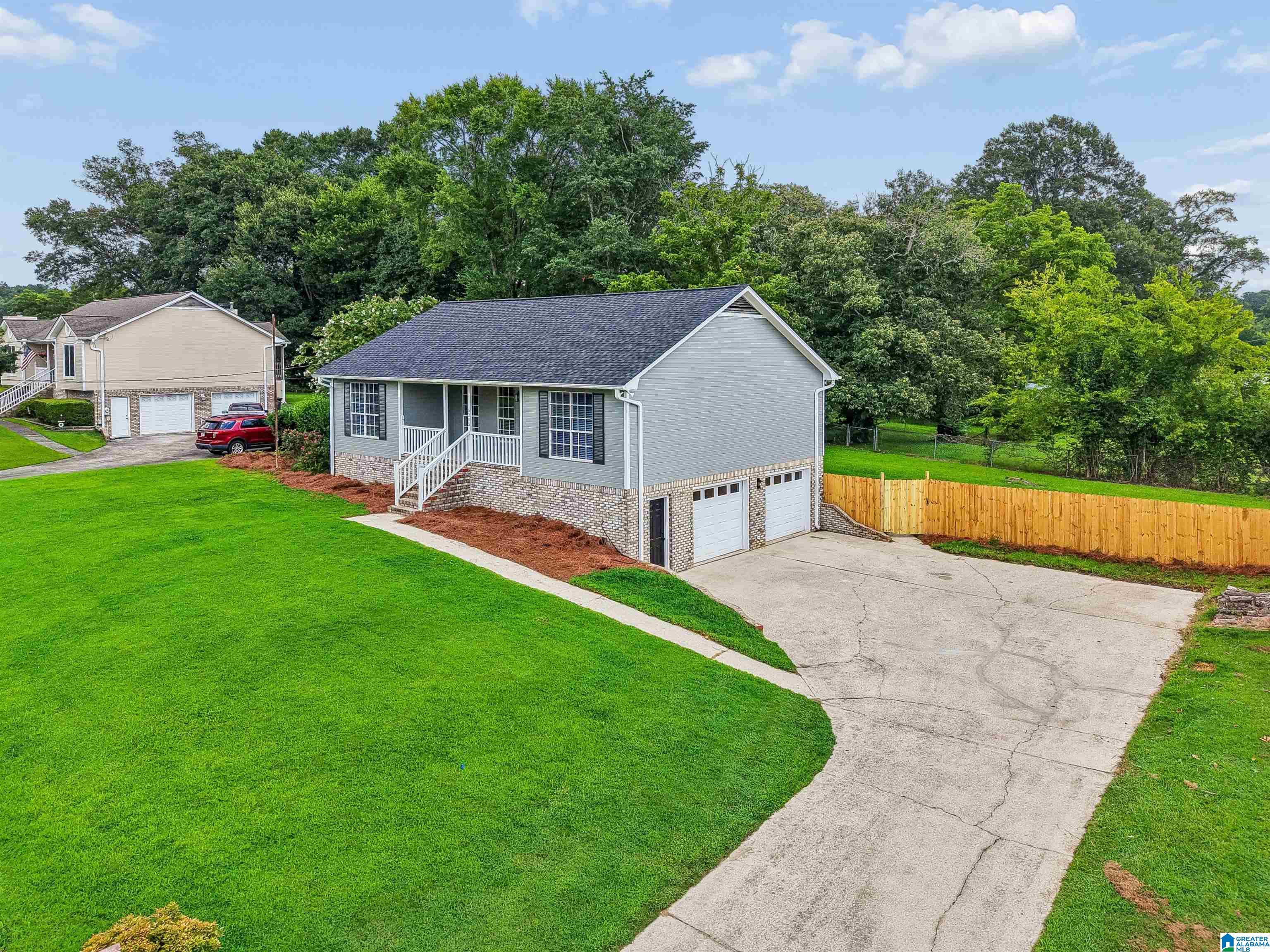 3rd image of 5215 Tyler Oaks Dr, Mount Olive, AL 35117 | MLS# 21458036
