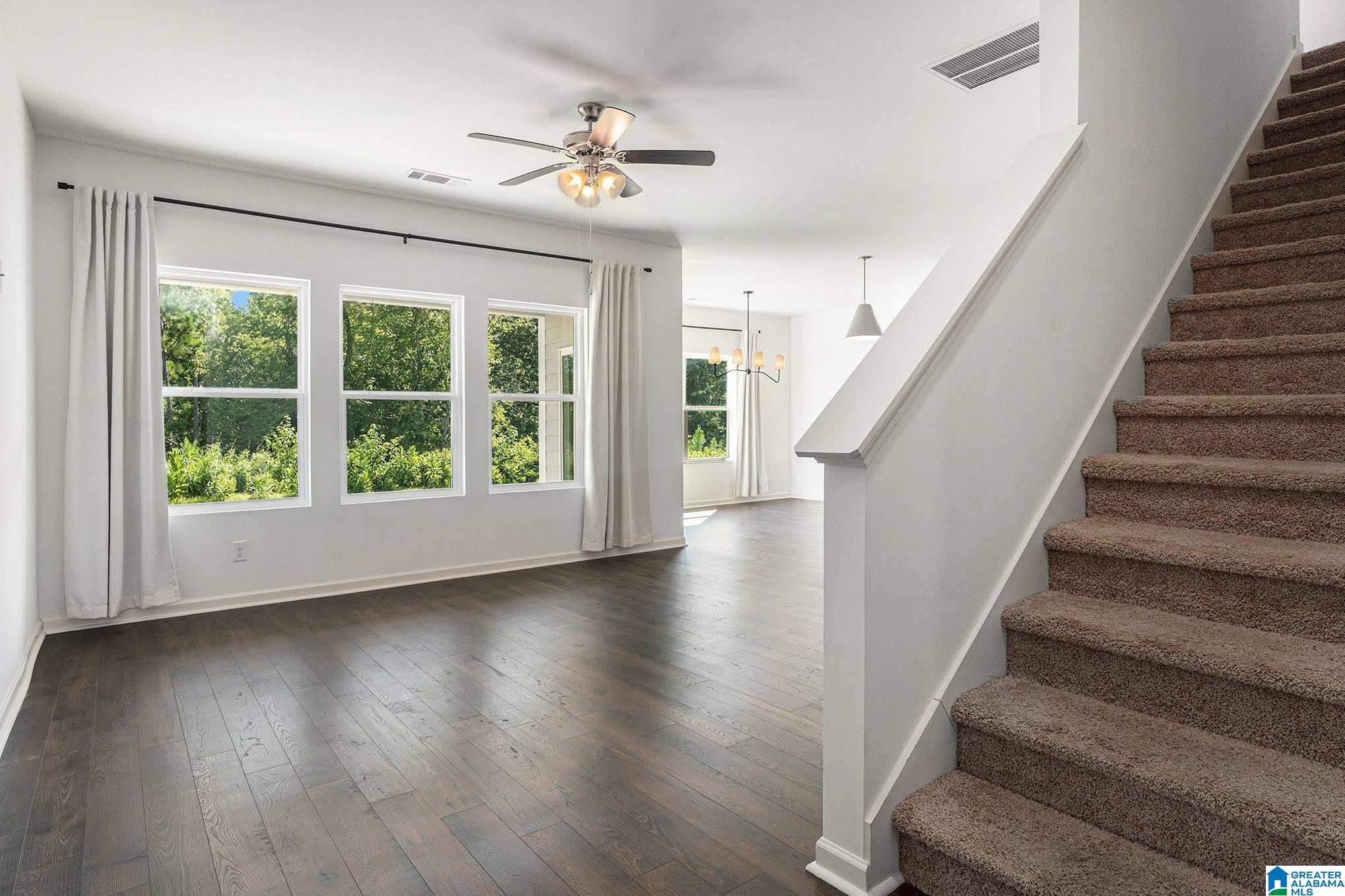 Photo 3 of Single family home for sale at 464 Crossbridge Rd, Chelsea, AL 35043 | MLS# 21458051 | Listing updated on 2026-08-19