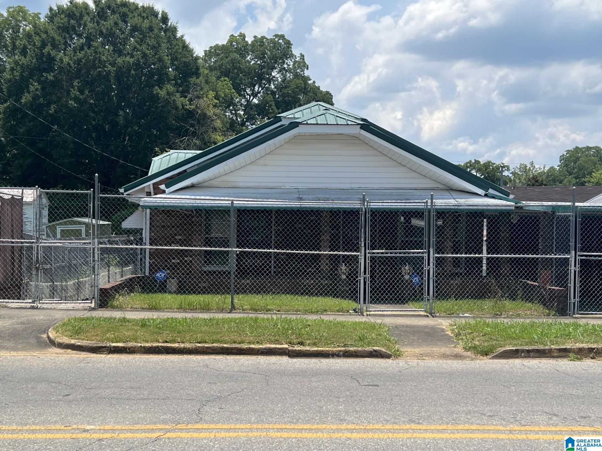 Photo 1 of Single family home for sale at 124 W 18th Street, Anniston, AL 36201 | MLS# 21458111 | Listing updated on 2026-09-02
