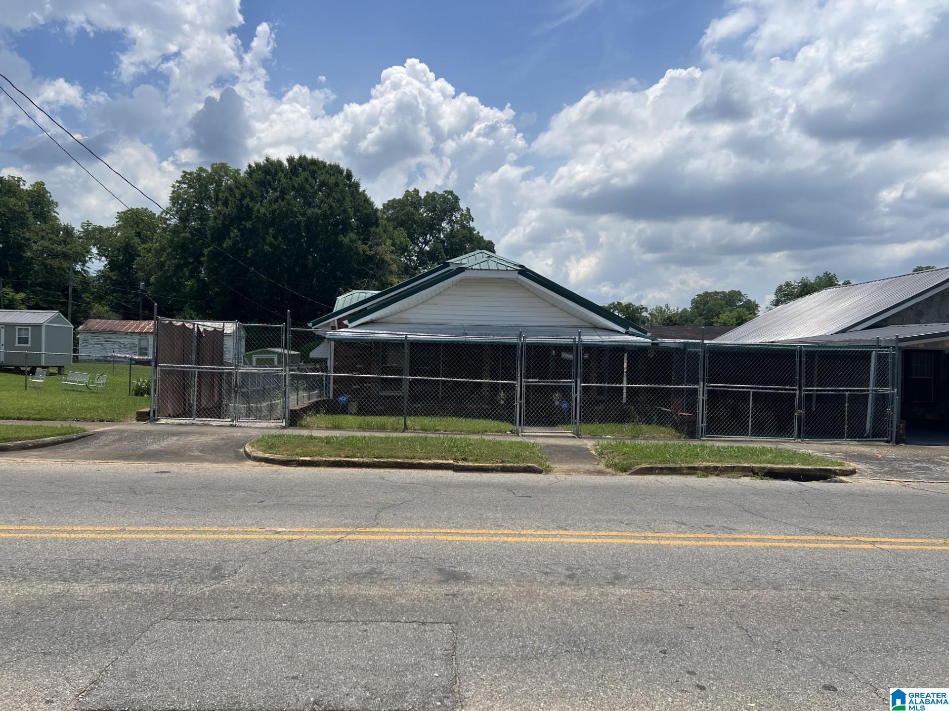 Photo 2 of Single family home for sale at 124 W 18th Street, Anniston, AL 36201 | MLS# 21458111 | Listing updated on 2026-09-02