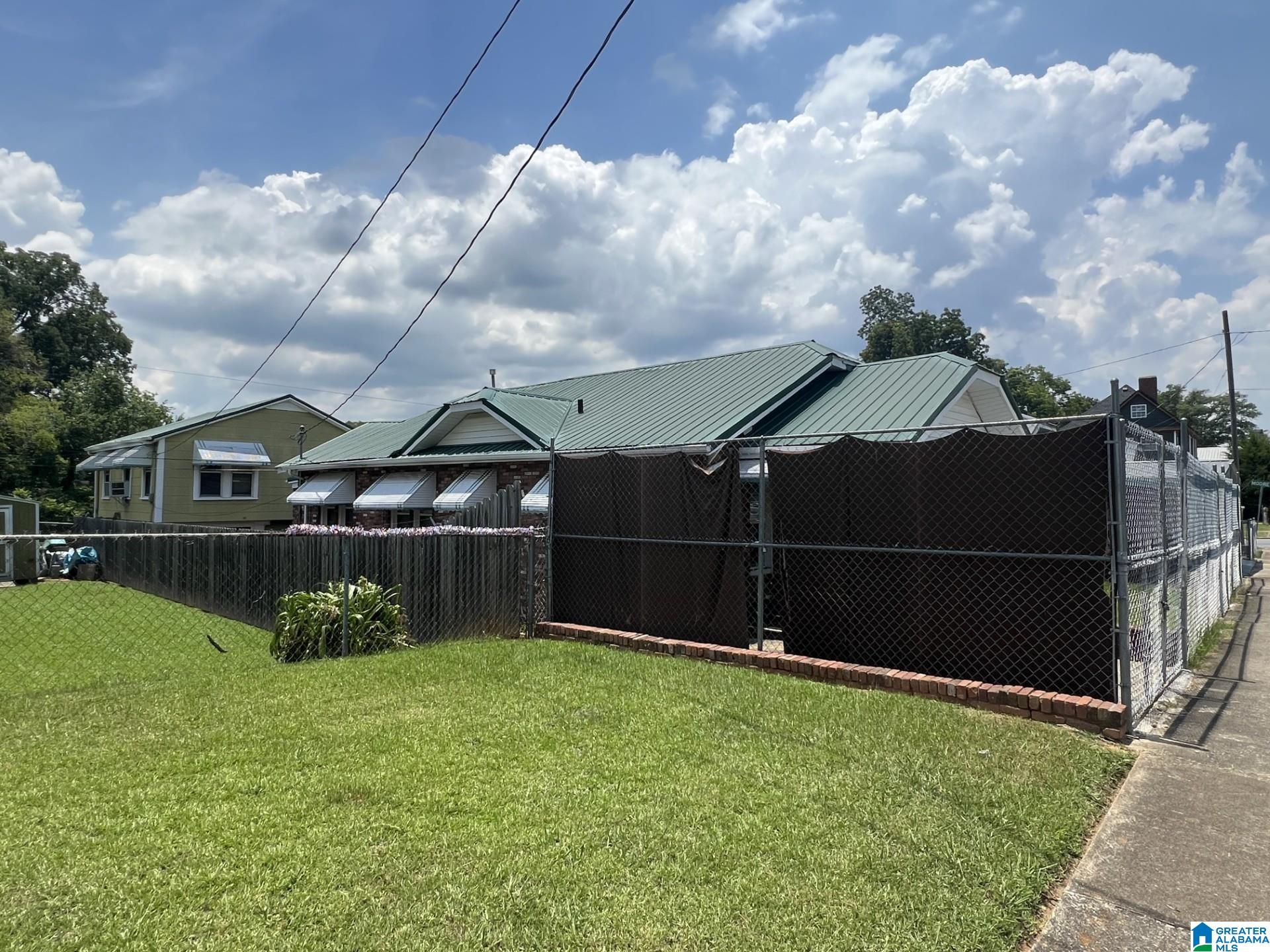Photo 2 of Single family home for sale at 124 W 18th Street, Anniston, AL 36201 | MLS# 21458111 | Listing updated on 2026-09-02