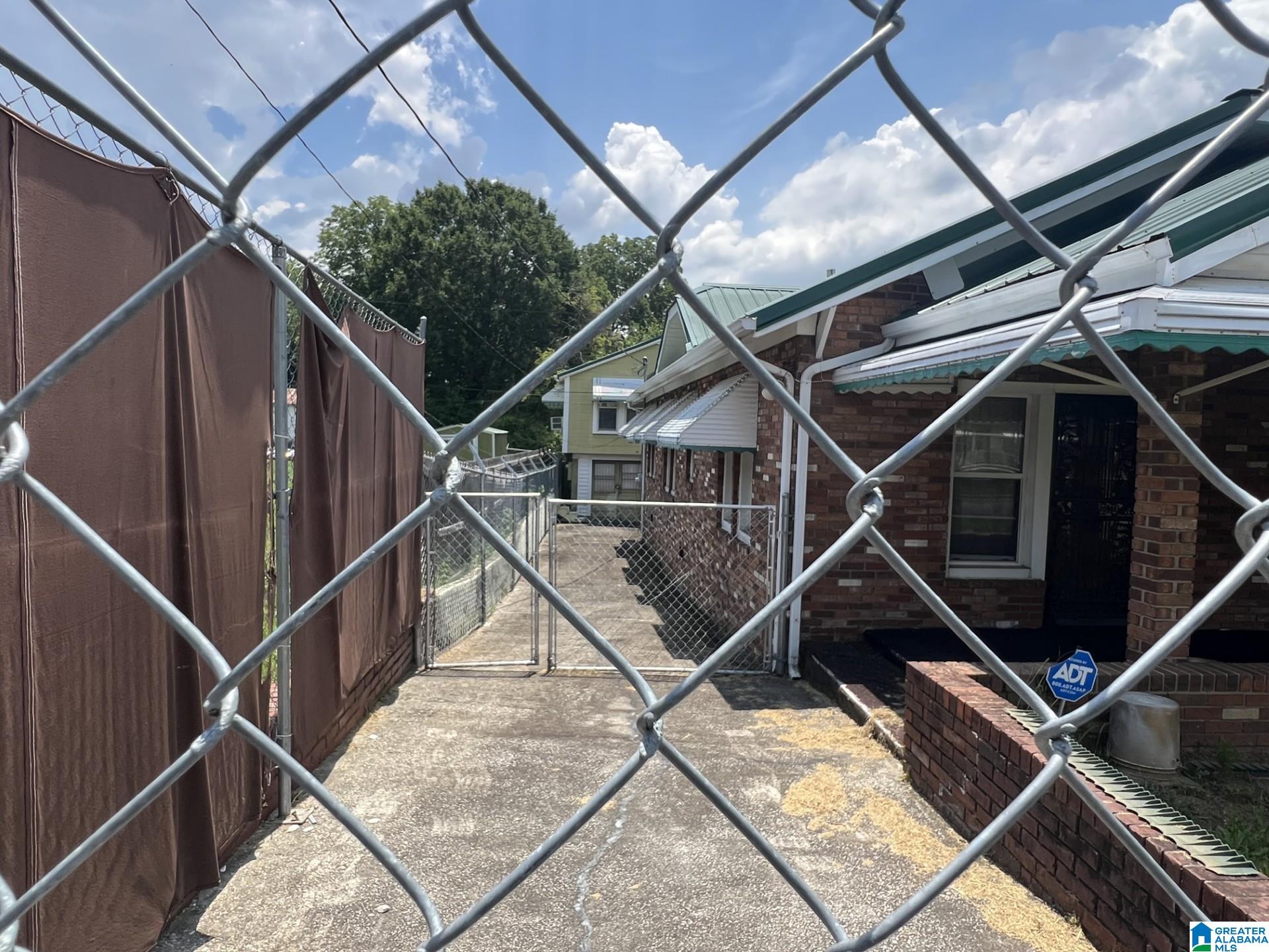 Photo 3 of Single family home for sale at 124 W 18th Street, Anniston, AL 36201 | MLS# 21458111 | Listing updated on 2026-09-02