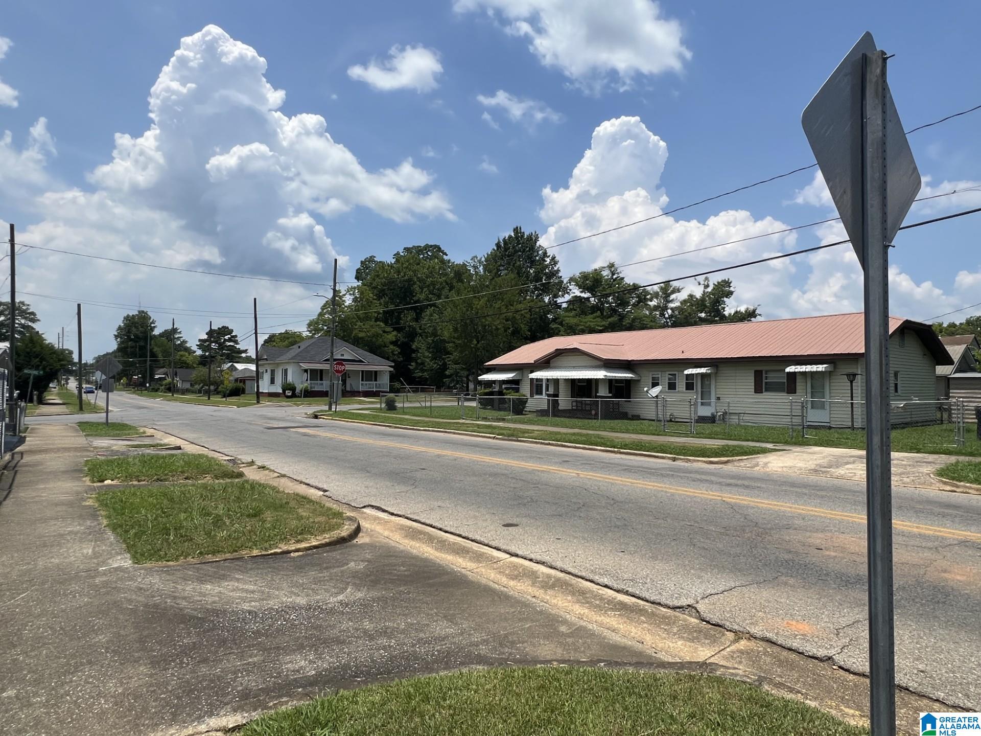 Photo 5 of Single family home for sale at 124 W 18th Street, Anniston, AL 36201 | MLS# 21458111 | Listing updated on 2026-09-02