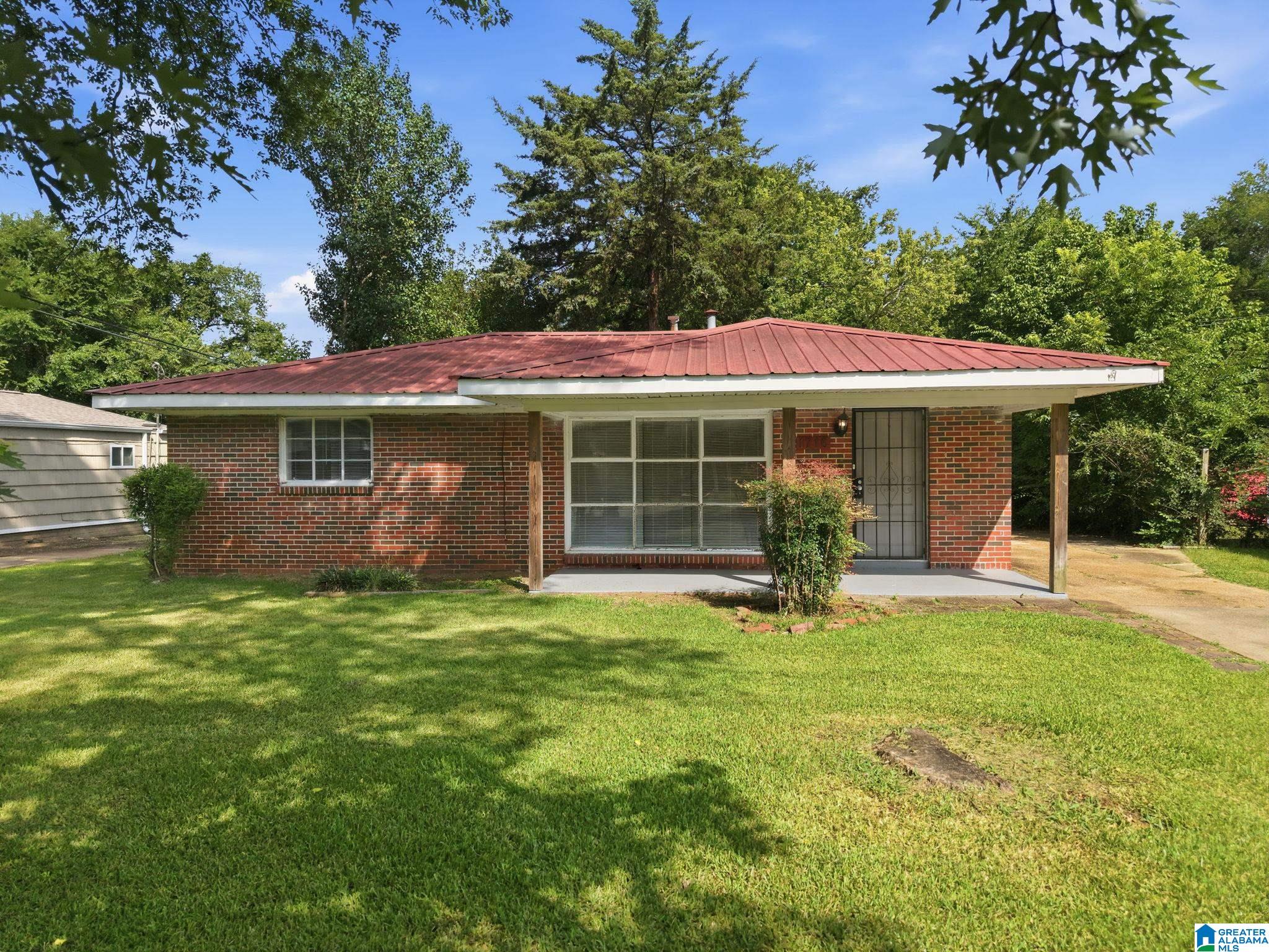 Photo 1 of Sale Pending at 1716 Brizendine Dr, Birmingham, AL 35228 | MLS# 21458206 | Listing updated on 2026-09-11