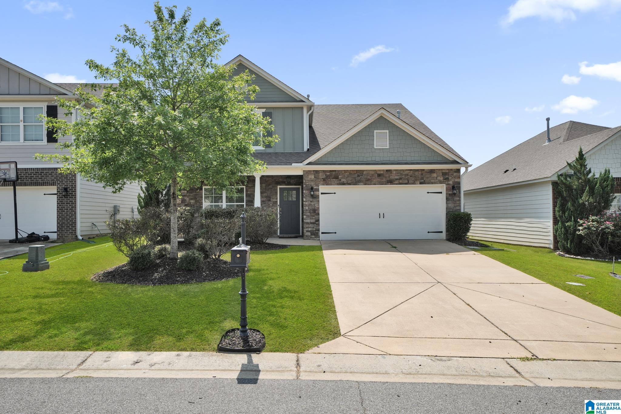 Photo 2 of Single family home for sale at 1051 Park View Dr, Chelsea, AL 35043 | MLS# 21458210 | Listing updated on 2026-08-21