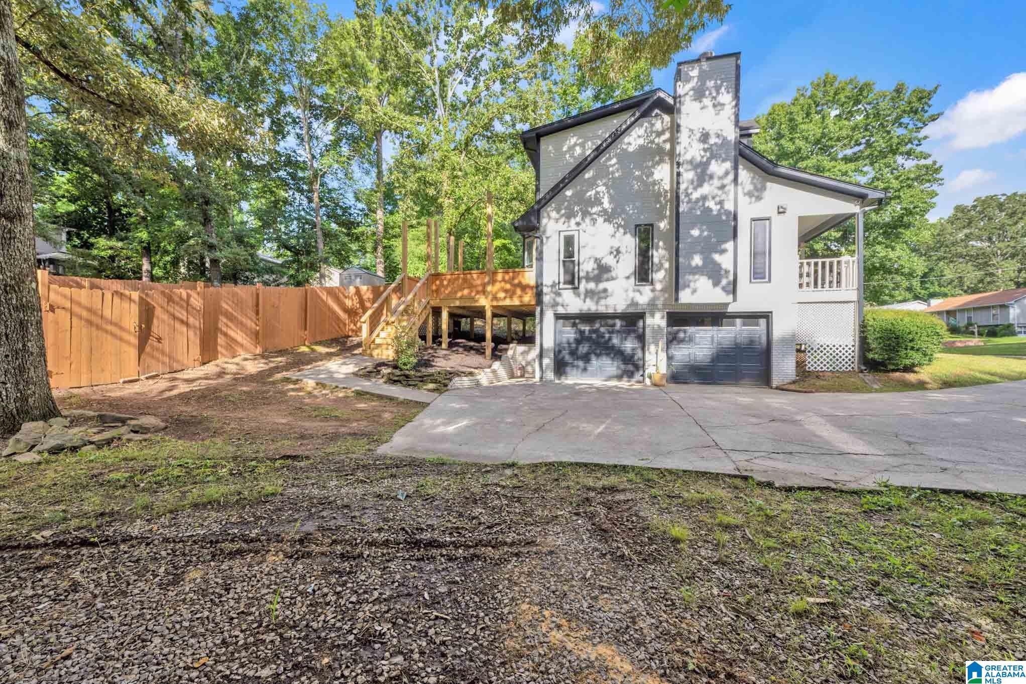 Photo 3 of Single family home for sale at 901 5th Court Nw, Alabaster, AL 35007 | MLS# 21458218 | Listing updated on 2026-08-24