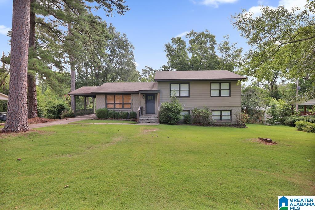 Photo 3 of Single family home for sale at 306 Bedford Ave, Hoover, AL 35226 | MLS# 21458368 | Listing updated on 2026-07-27