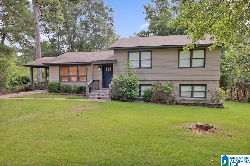 Photo 4 of Single family home for sale at 306 Bedford Ave, Hoover, AL 35226 | MLS# 21458368 | Listing updated on 2026-07-27