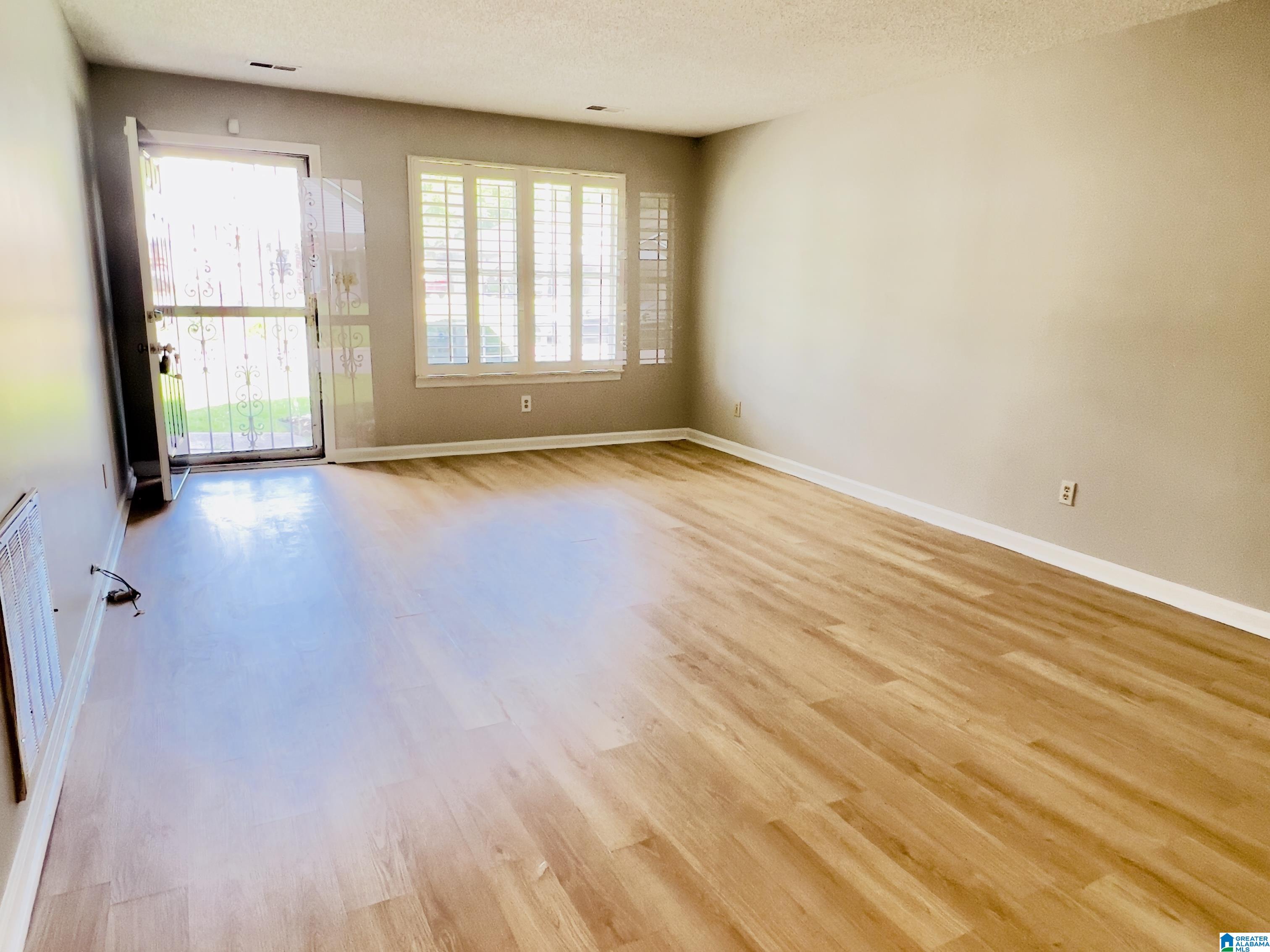 Photo 3 of Single family home for sale at 1820 Stonehenge Dr, Birmingham, AL 35215 | MLS# 21458386 | Listing updated on 2026-07-13
