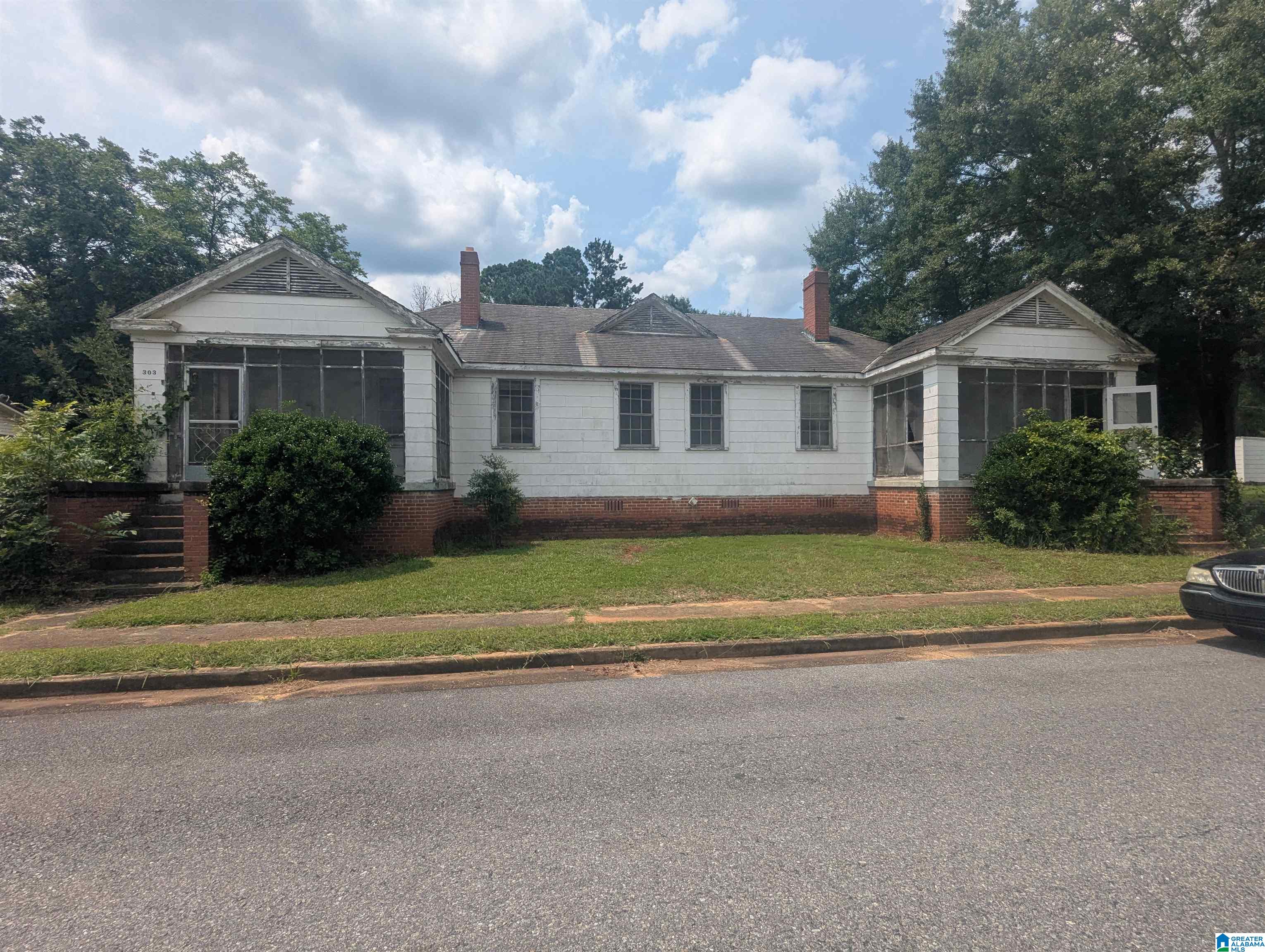 Photo 1 of Single family home for sale at 301 Parkway W, Talladega, AL 35160 | MLS# 21458414 | Listing updated on 2026-09-11