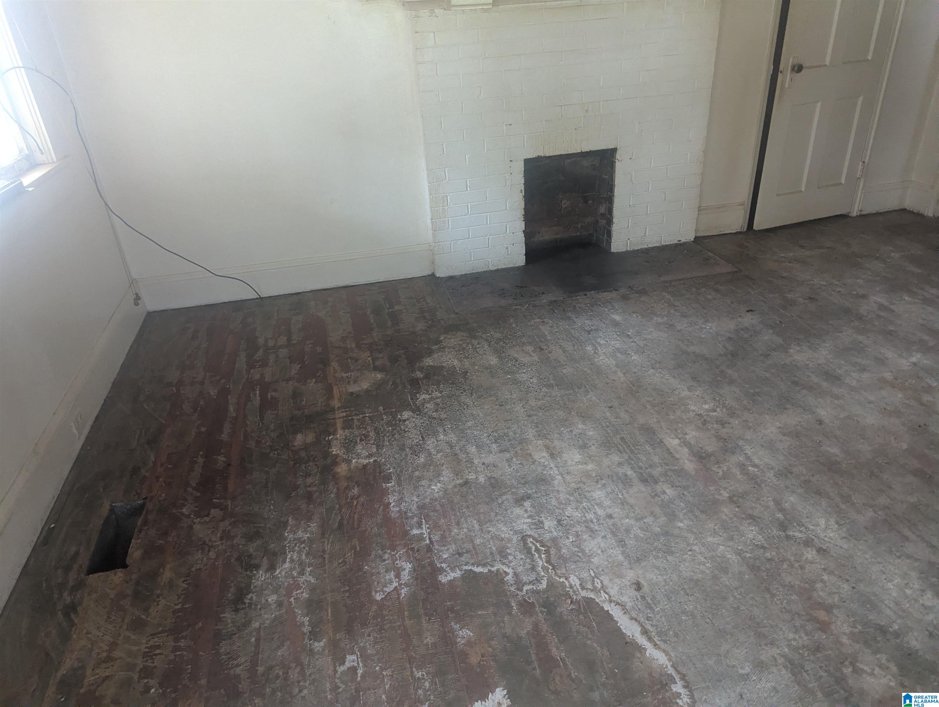 Photo 4 of Single family home for sale at 301 Parkway W, Talladega, AL 35160 | MLS# 21458414 | Listing updated on 2026-09-11