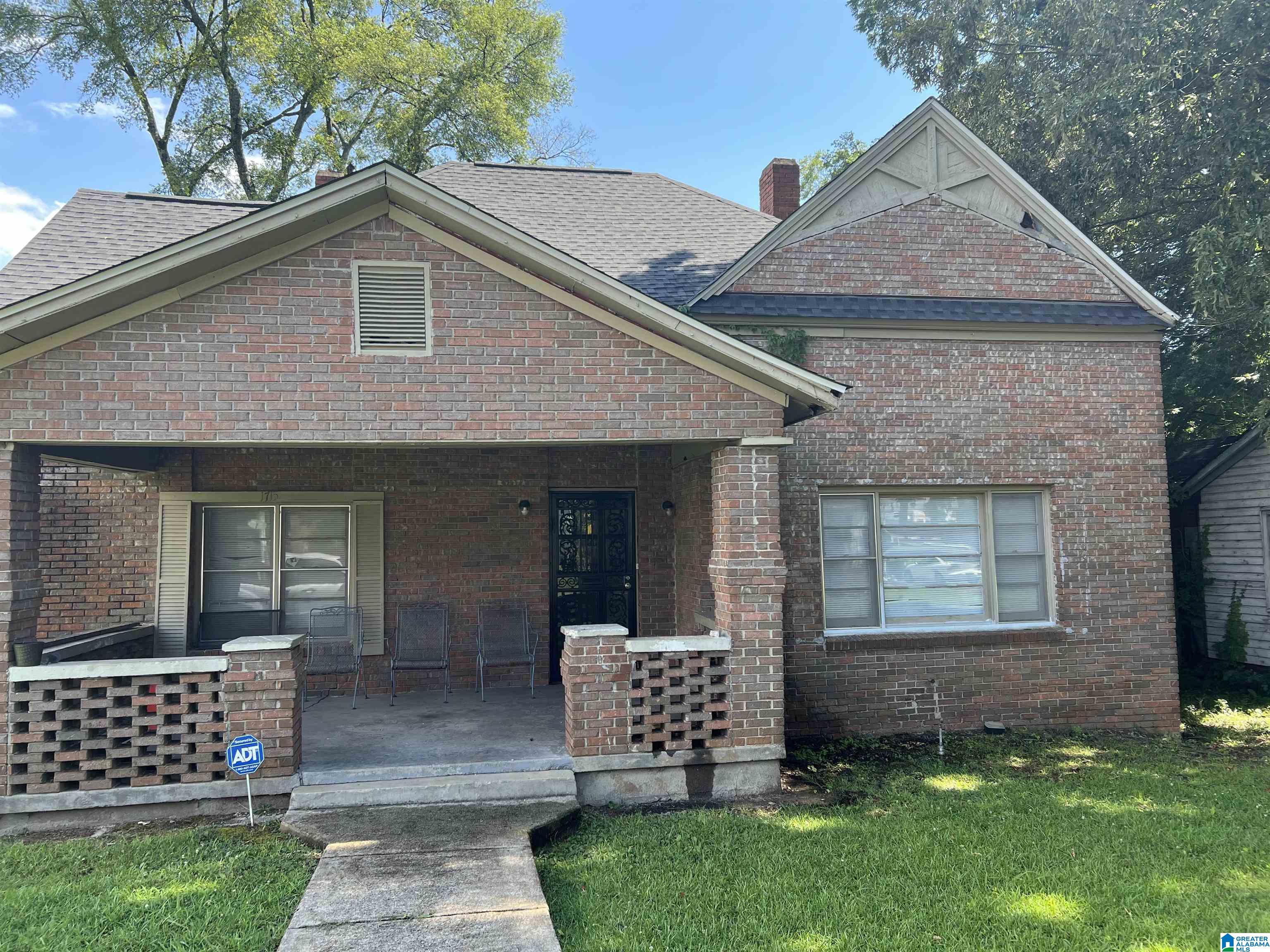 Photo 1 of Sale Pending at 1715 2nd Court W, Birmingham, AL 35208 | MLS# 21458426 | Listing updated on 2026-09-11