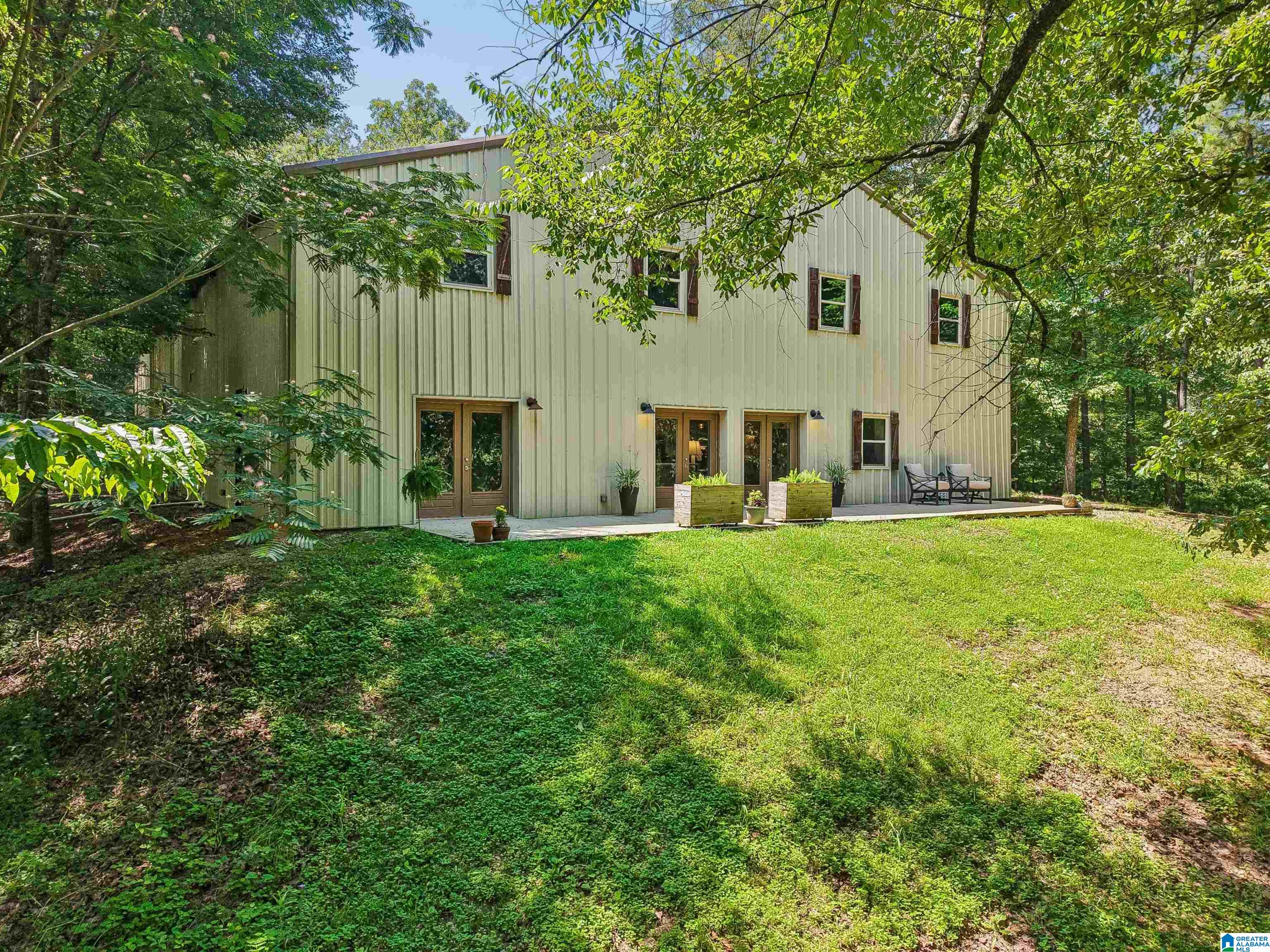 Photo 1 of Sale Pending at 1961 Mountain View Rd, Birmingham, AL 35210 | MLS# 21458464 | Listing updated on 2026-07-21