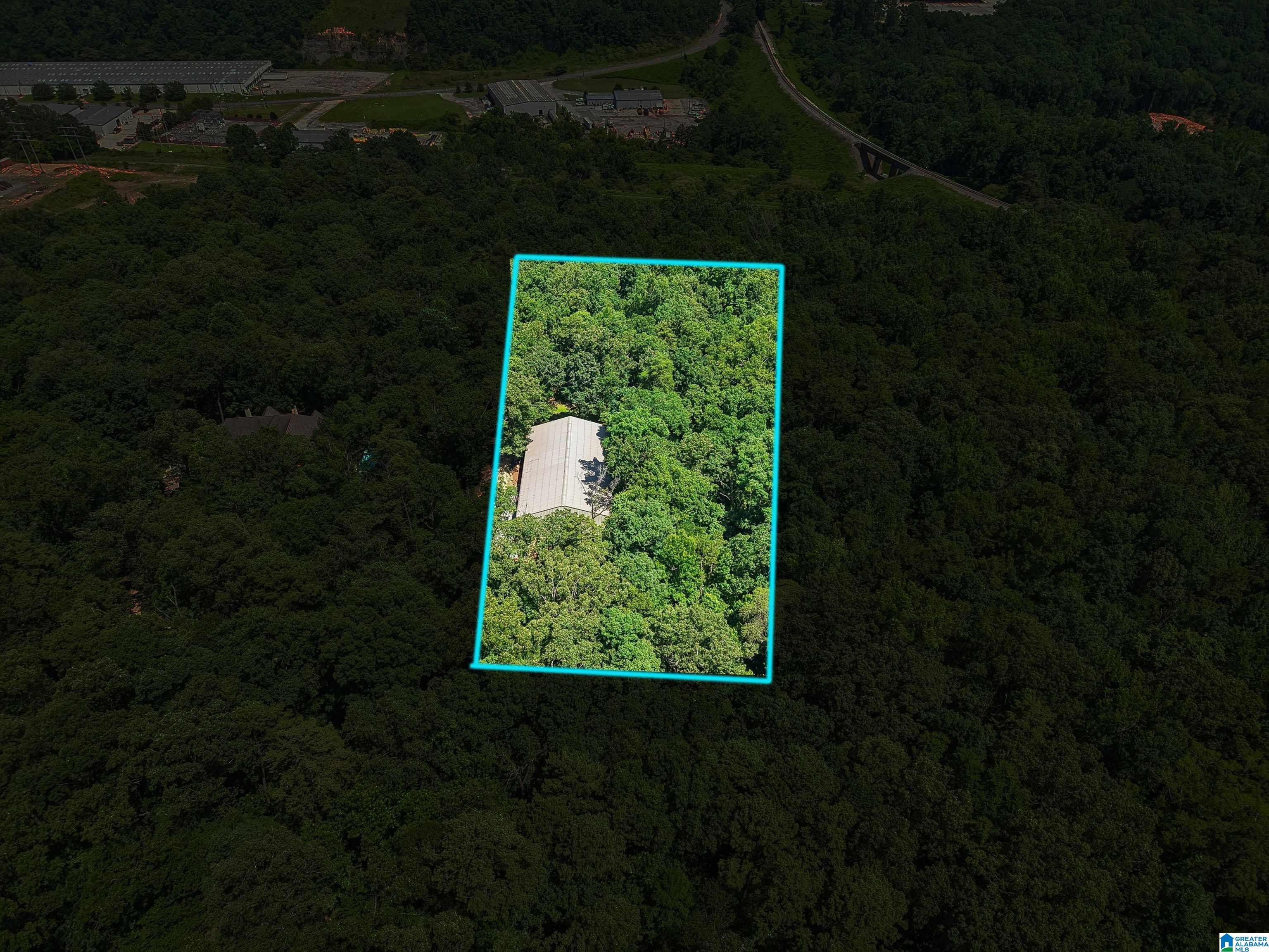 Photo 2 of Sale Pending at 1961 Mountain View Rd, Birmingham, AL 35210 | MLS# 21458464 | Listing updated on 2026-07-21