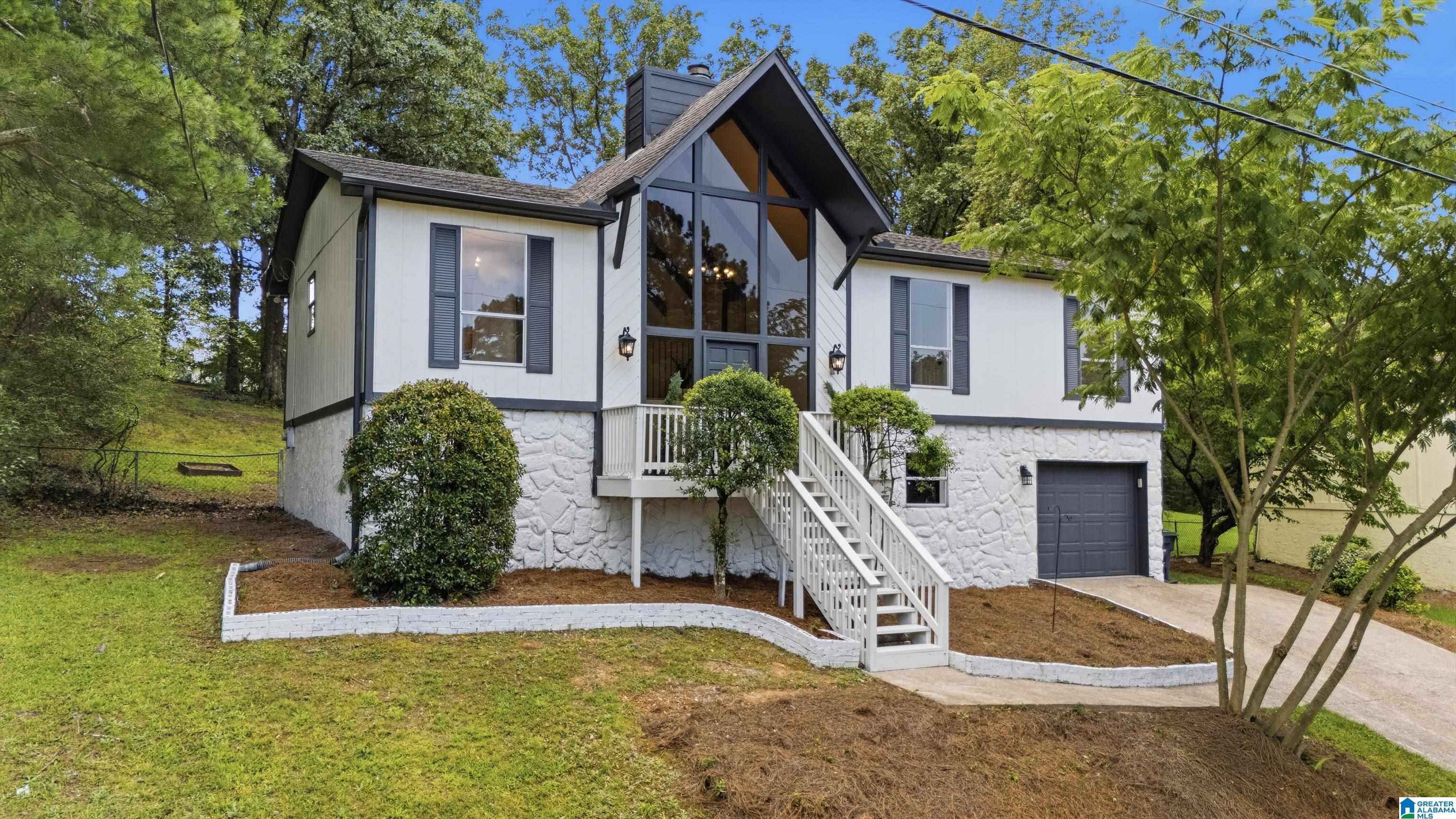 Photo 1 of Sale Pending at 905 23rd Court Nw, Birmingham, AL 35215 | MLS# 21458472 | Listing updated on 2026-07-16