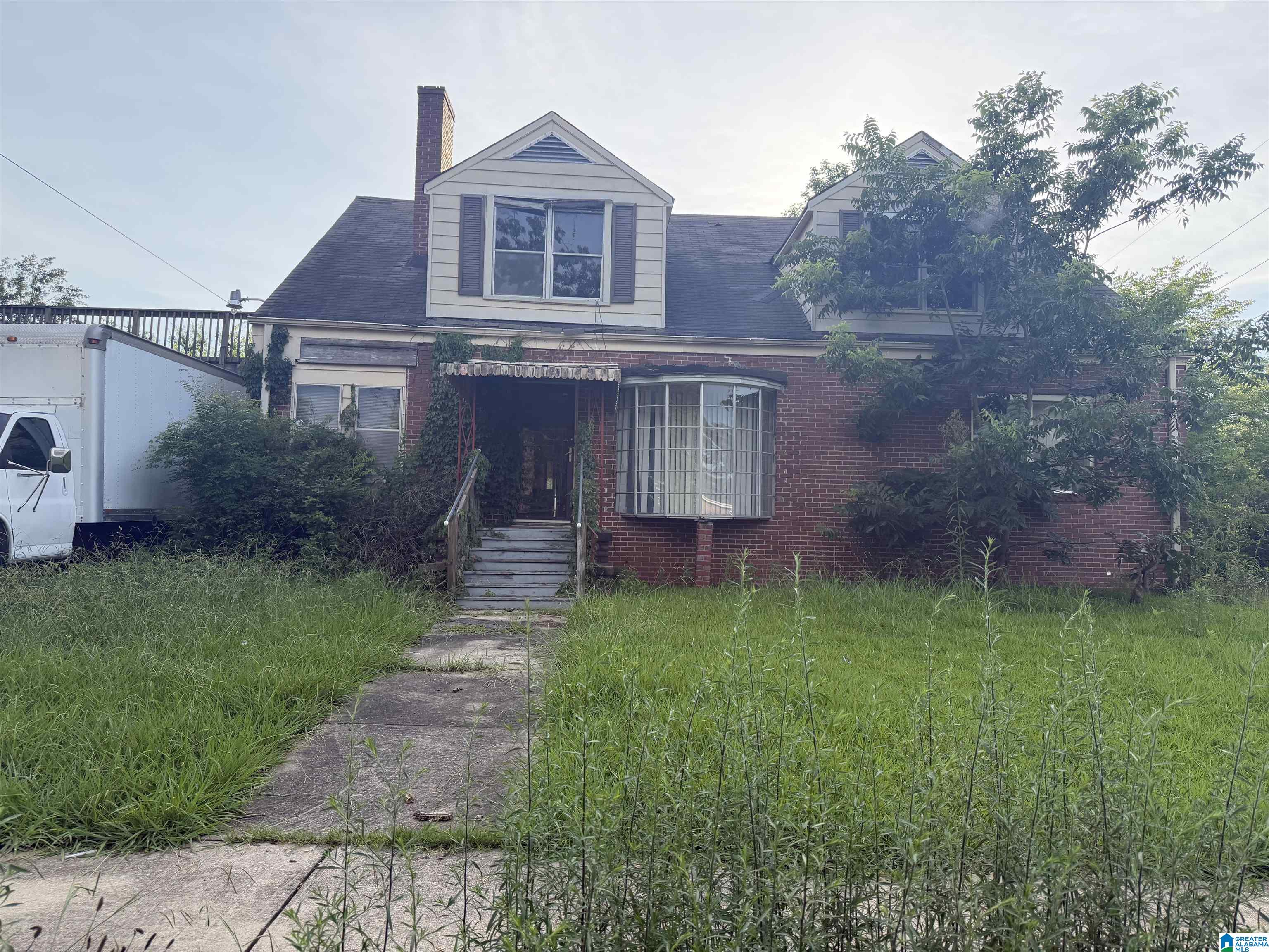 Photo 1 of Single family home for sale at 510 19th Street Sw, Birmingham, AL 35211 | MLS# 21458483 | Listing updated on 2026-07-10
