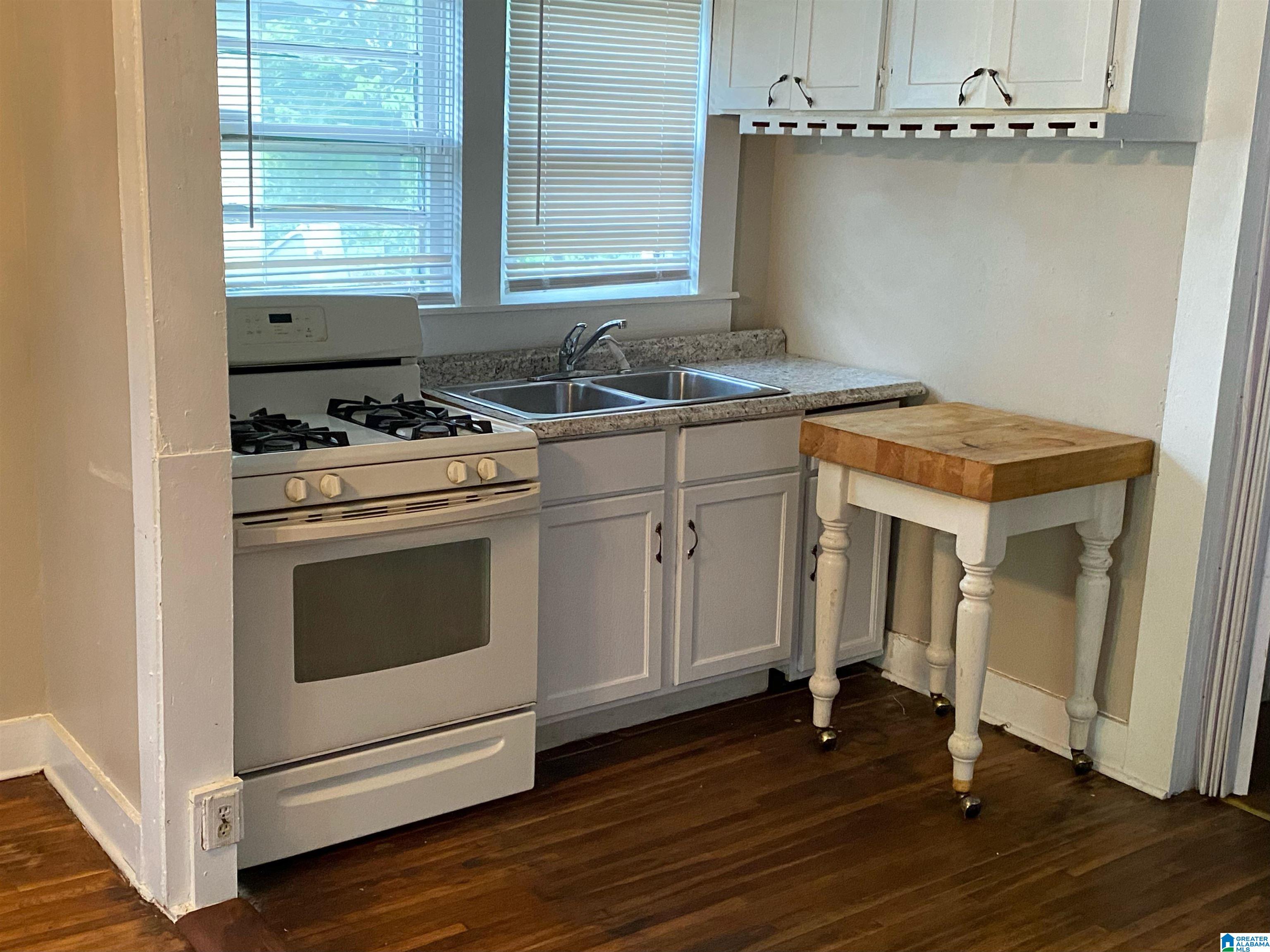 Photo 3 of Single family home for sale at 218 8th Avenue S, Birmingham, AL 35205 | MLS# 21458497 | Listing updated on 2026-08-22