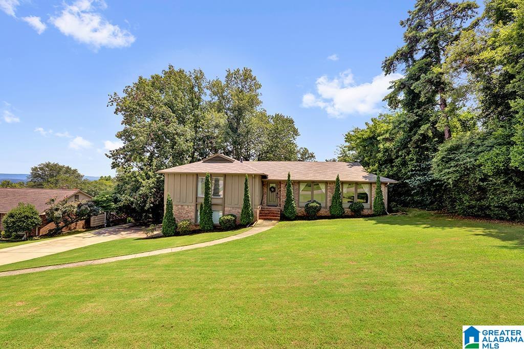 Photo 2 of Single family home for sale at 2413 Jamestown Dr, Hoover, AL 35226 | MLS# 21458540 | Listing updated on 2026-08-04
