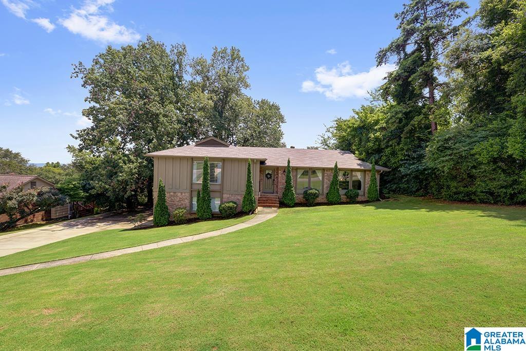 Photo 3 of Single family home for sale at 2413 Jamestown Dr, Hoover, AL 35226 | MLS# 21458540 | Listing updated on 2026-08-04