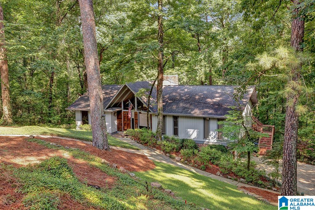 1st image of 2016 Woodsorrel Dr, Hoover, AL 35244 | MLS# 21458577