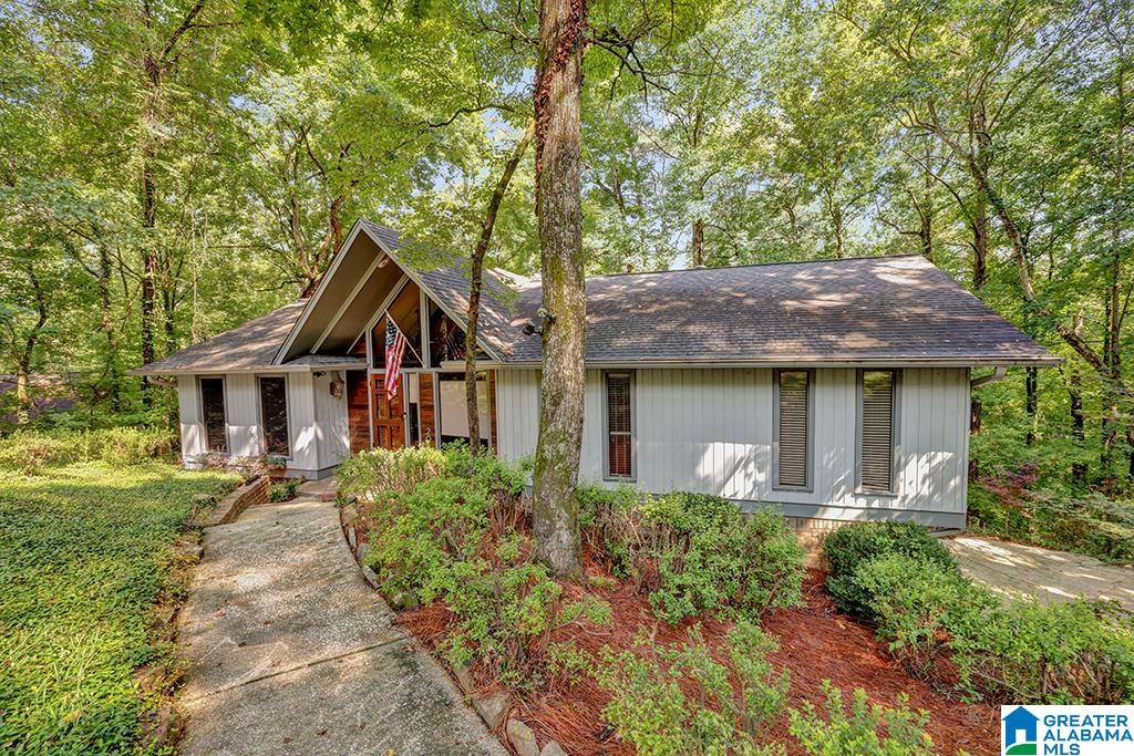 5th image of 2016 Woodsorrel Dr, Hoover, AL 35244 | MLS# 21458577