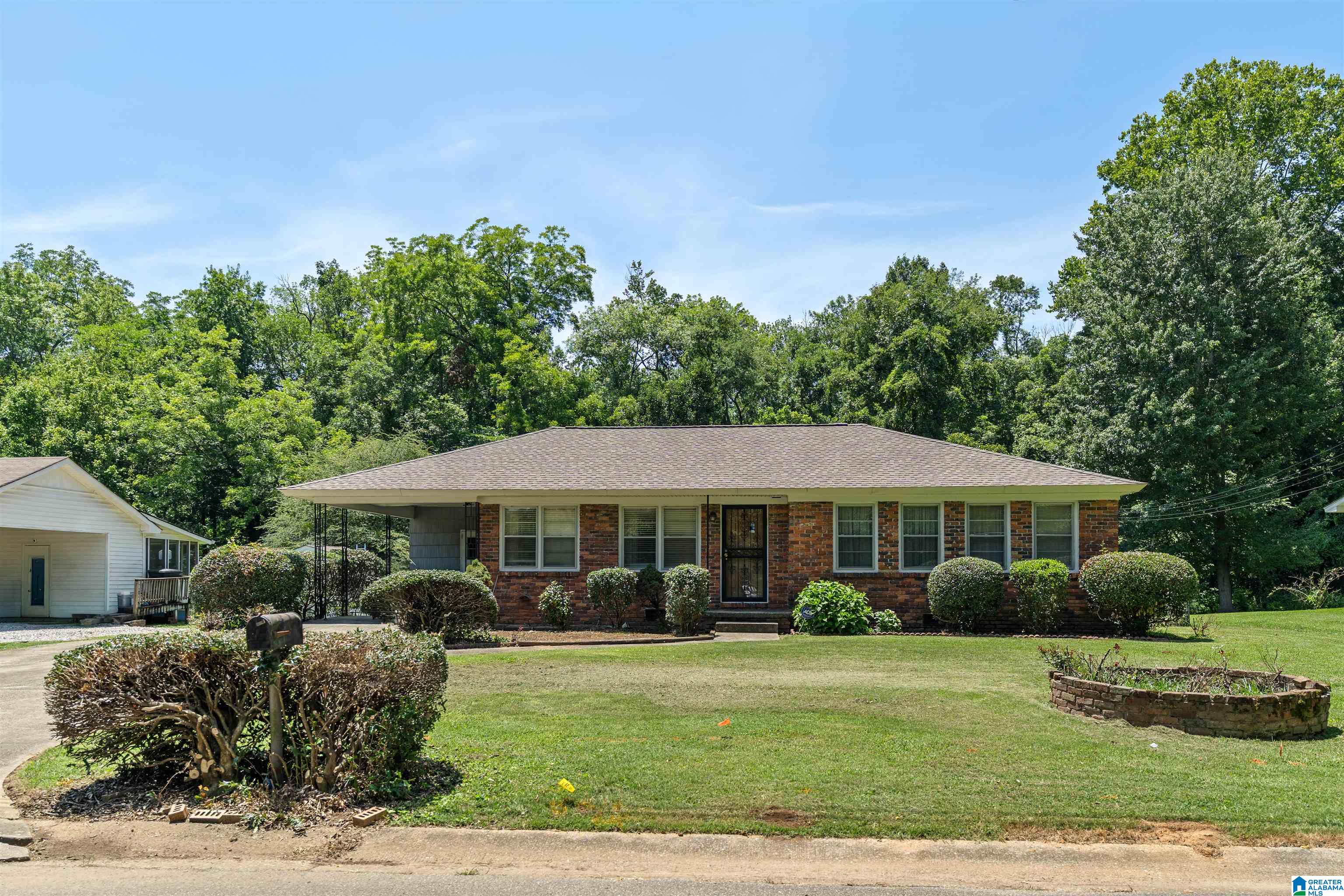 Photo 1 of Sale Pending at 829 Twin Lake Dr Ne, Birmingham, AL 35215 | MLS# 21458609 | Listing updated on 2026-08-21