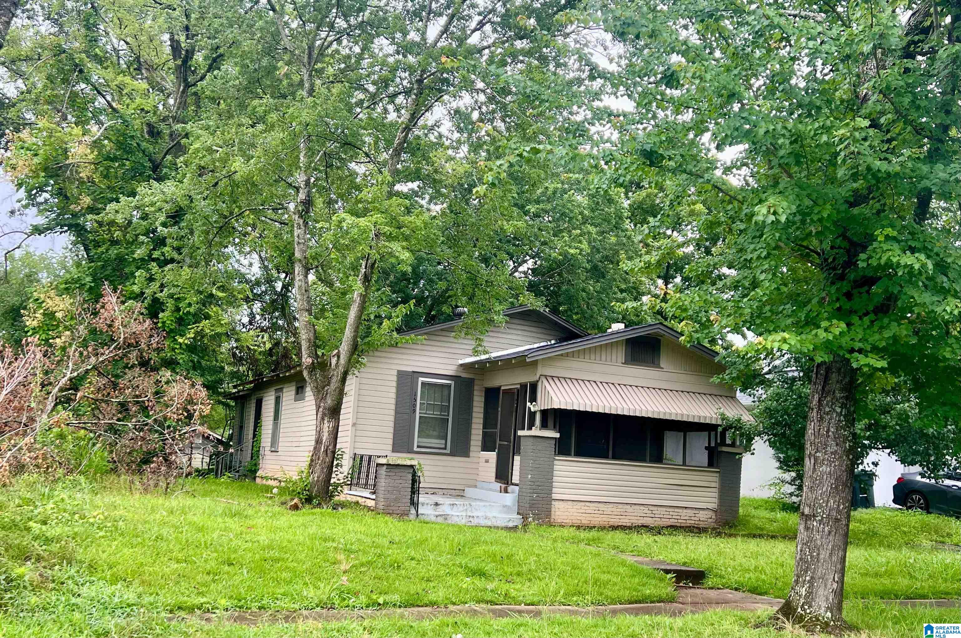 Photo 1 of Single family home for sale at 1509 44th Street, Birmingham, AL 35208 | MLS# 21458633 | Listing updated on 2026-08-28