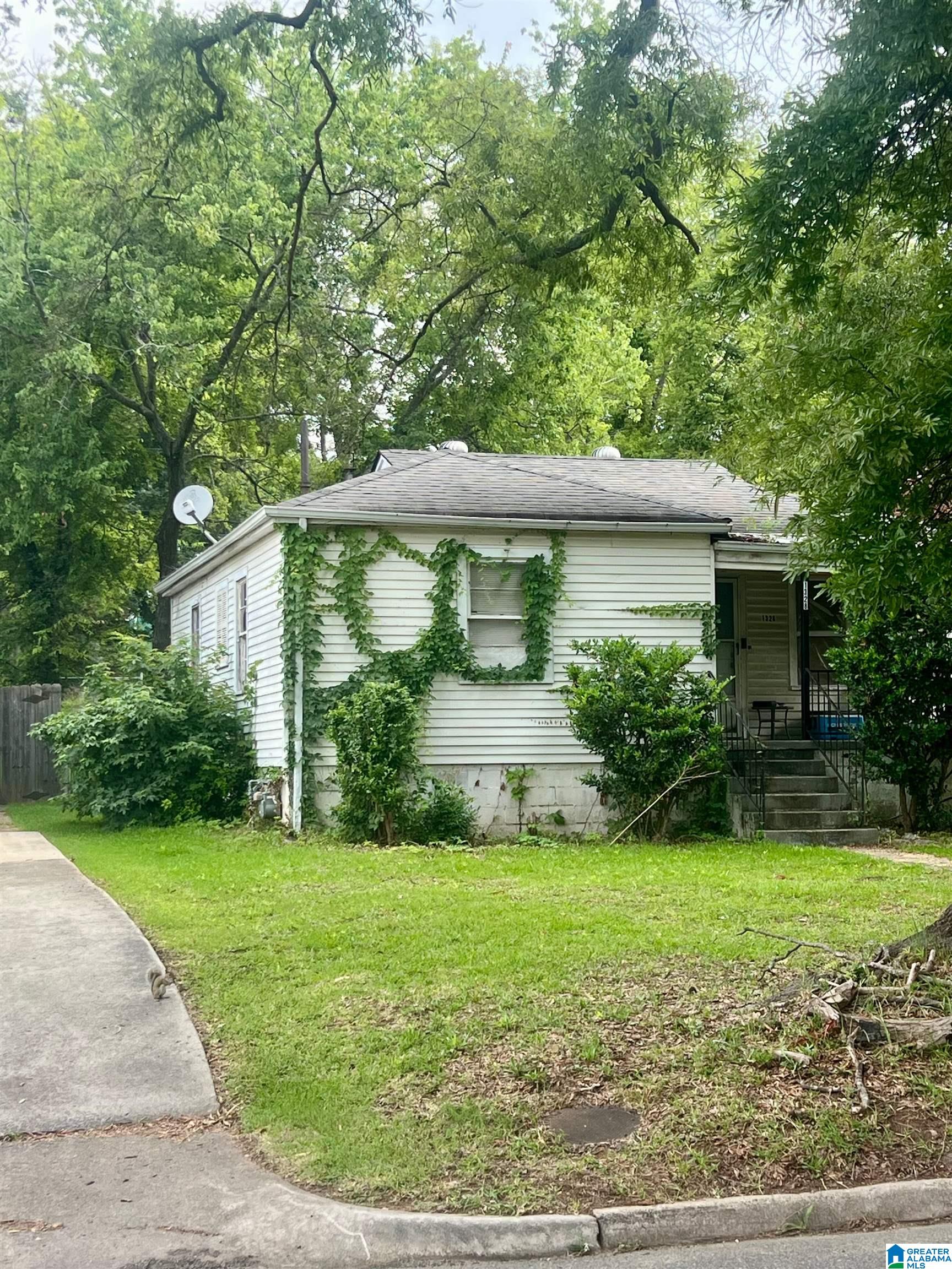 Photo 1 of Single family home for sale at 1328 Warrior Rd, Birmingham, AL 35218 | MLS# 21458634 | Listing updated on 2026-08-28