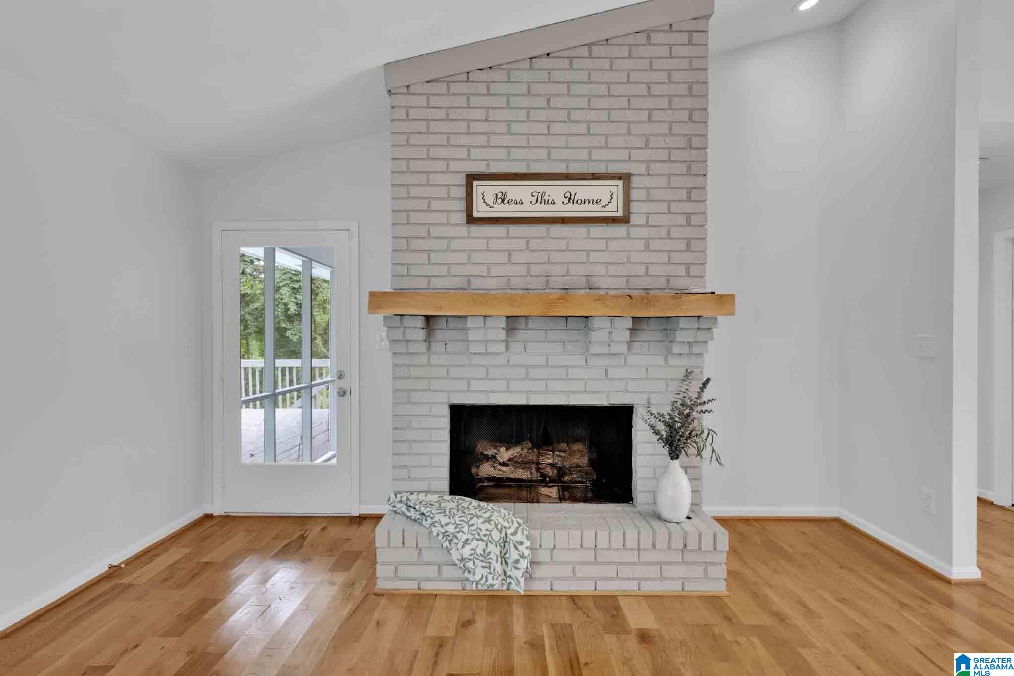Photo 3 of Sale Pending at 608 S Sanders Rd, Hoover, AL 35226 | MLS# 21458637 | Listing updated on 2026-09-14