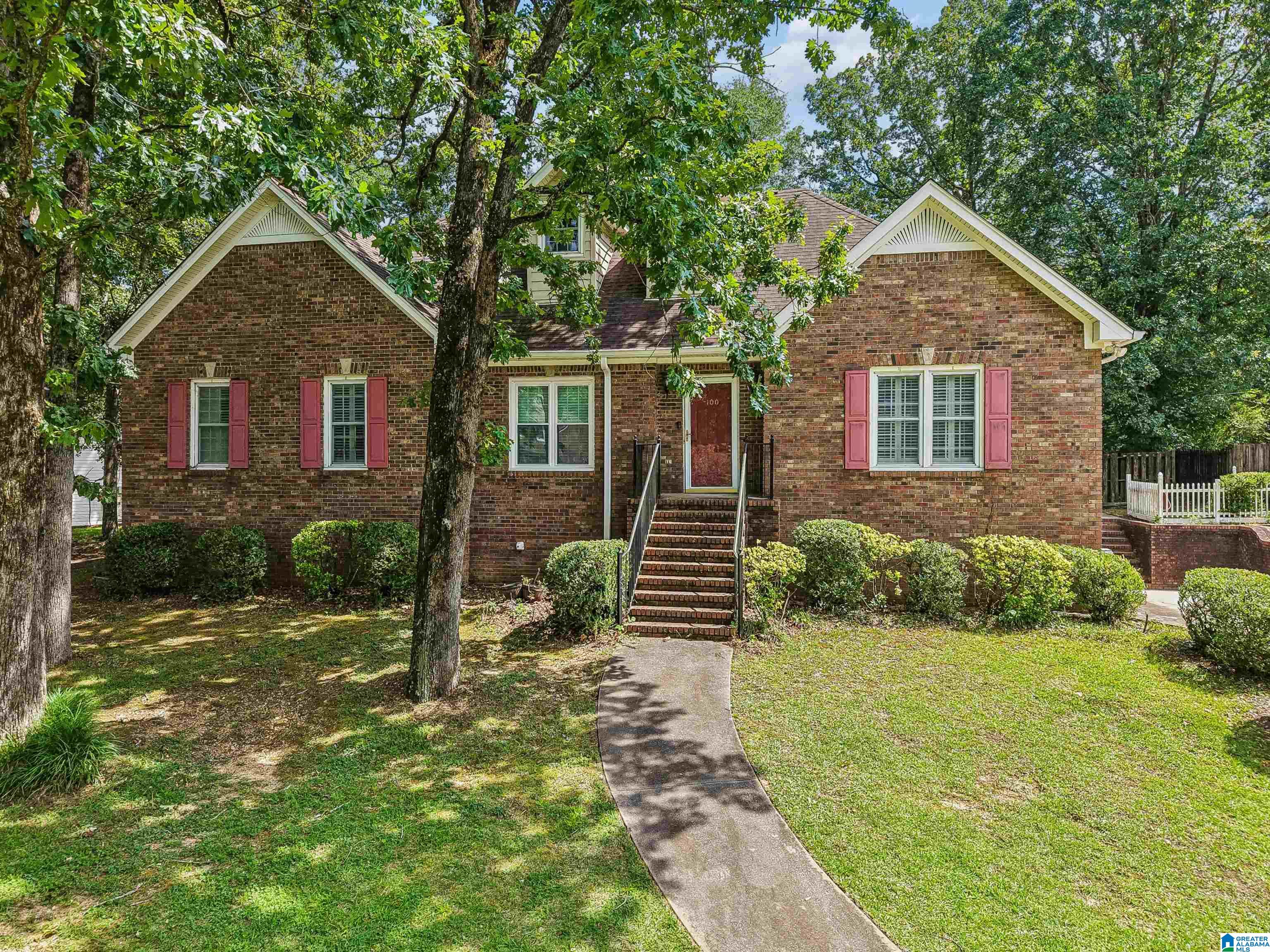 1st image of 100 Kentwood Trail Circle, Alabaster, AL 35007 | MLS# 21458766